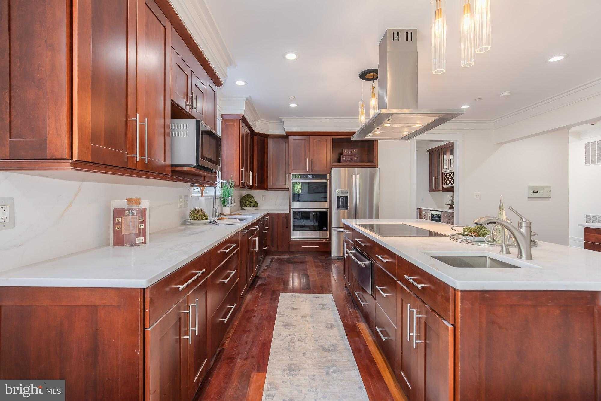 9715 Singleton Dr photo 14