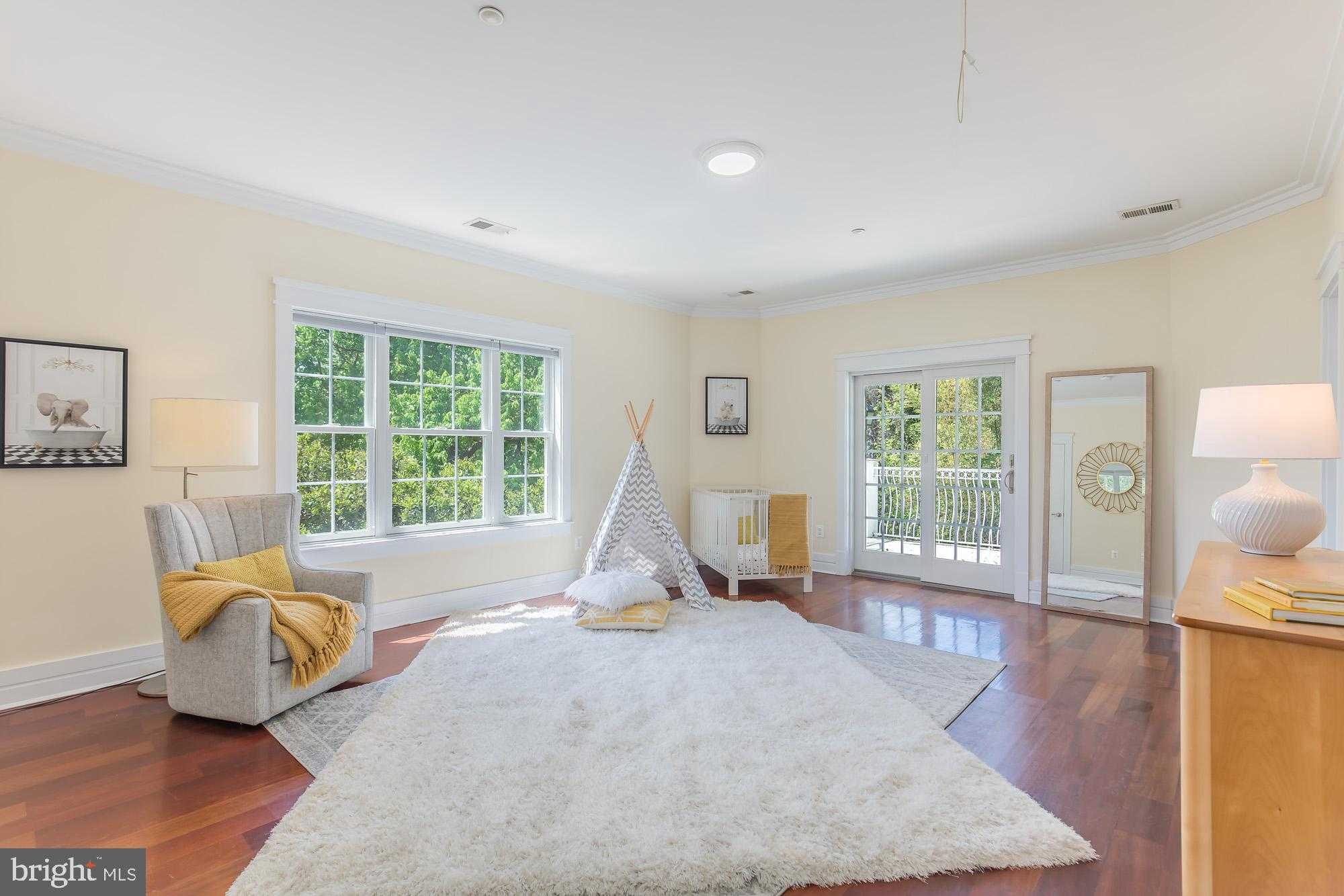 9715 Singleton Dr photo 32