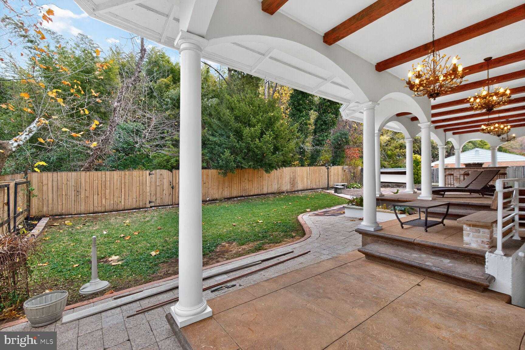 9715 Singleton Dr photo 48