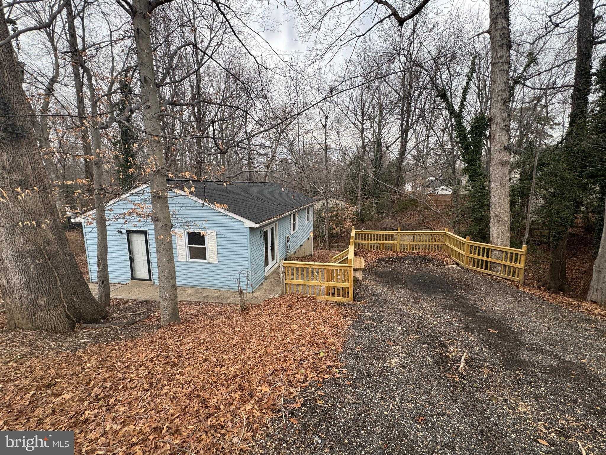 709 Spruce Dr photo 1