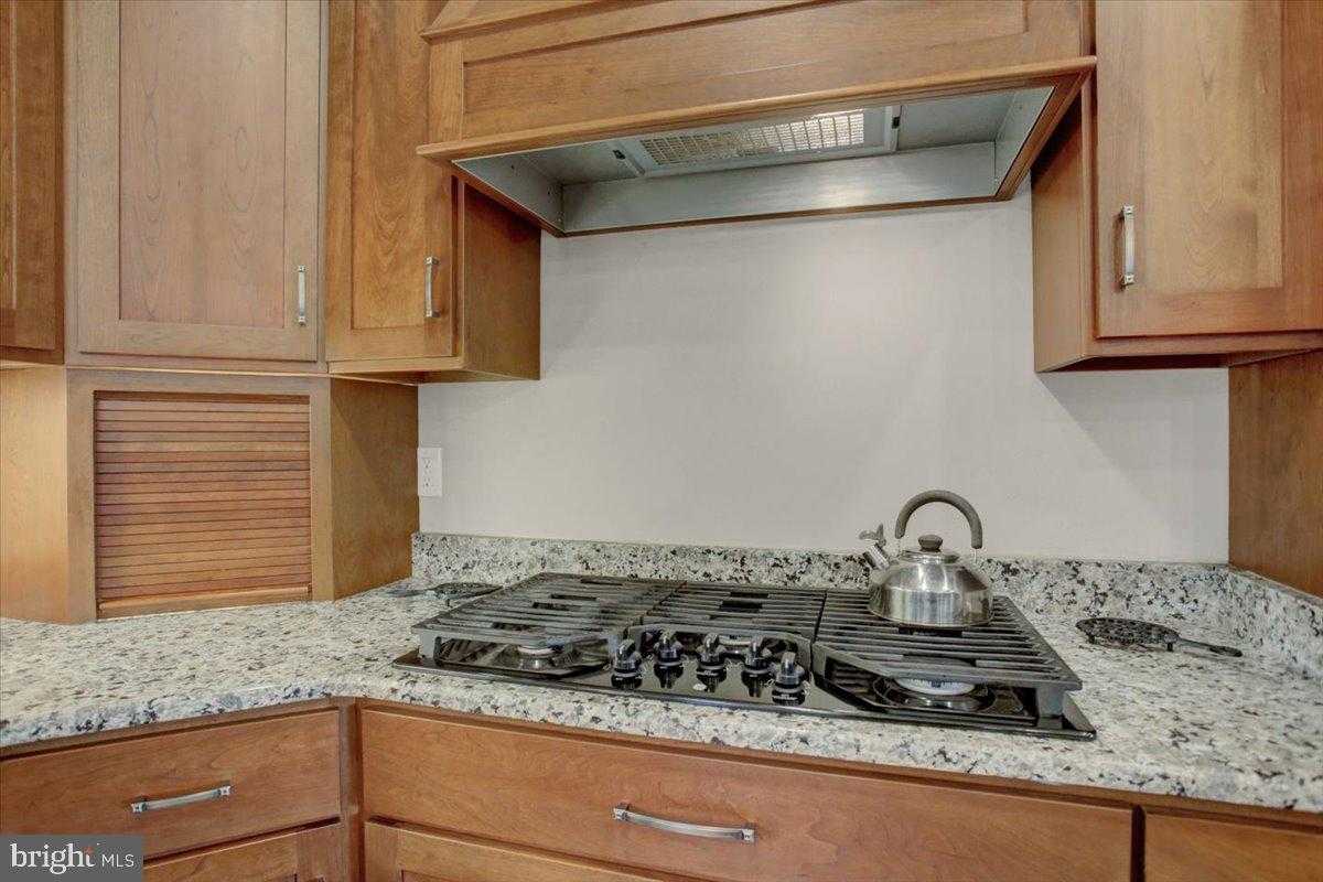 847 W King St photo 21