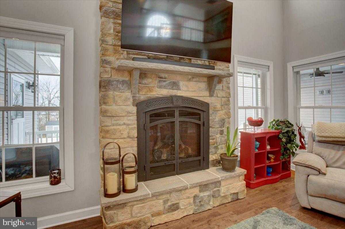 847 W King St photo 30