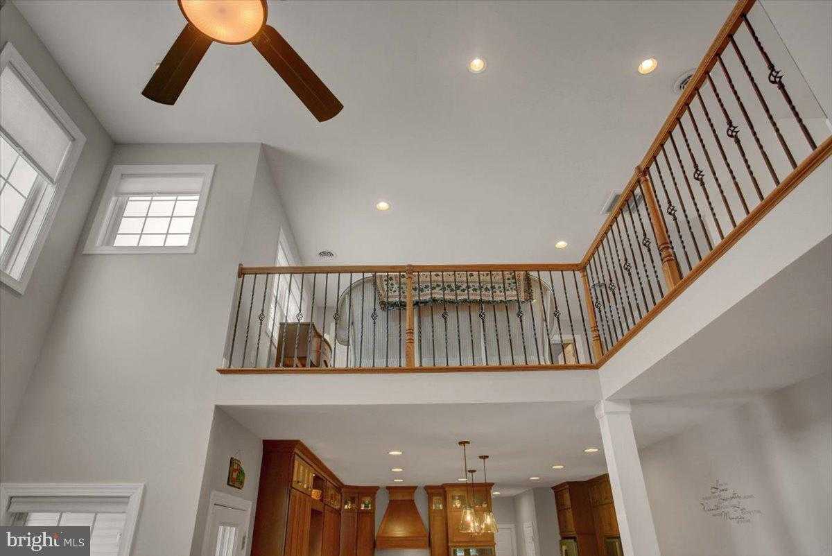 847 W King St photo 32