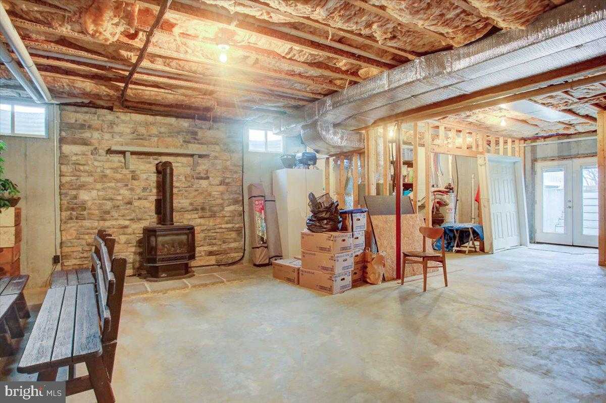 847 W King St photo 61