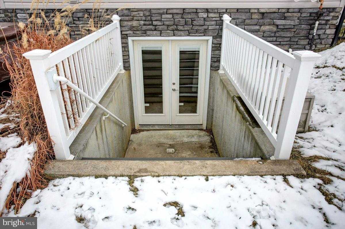 847 W King St photo 73