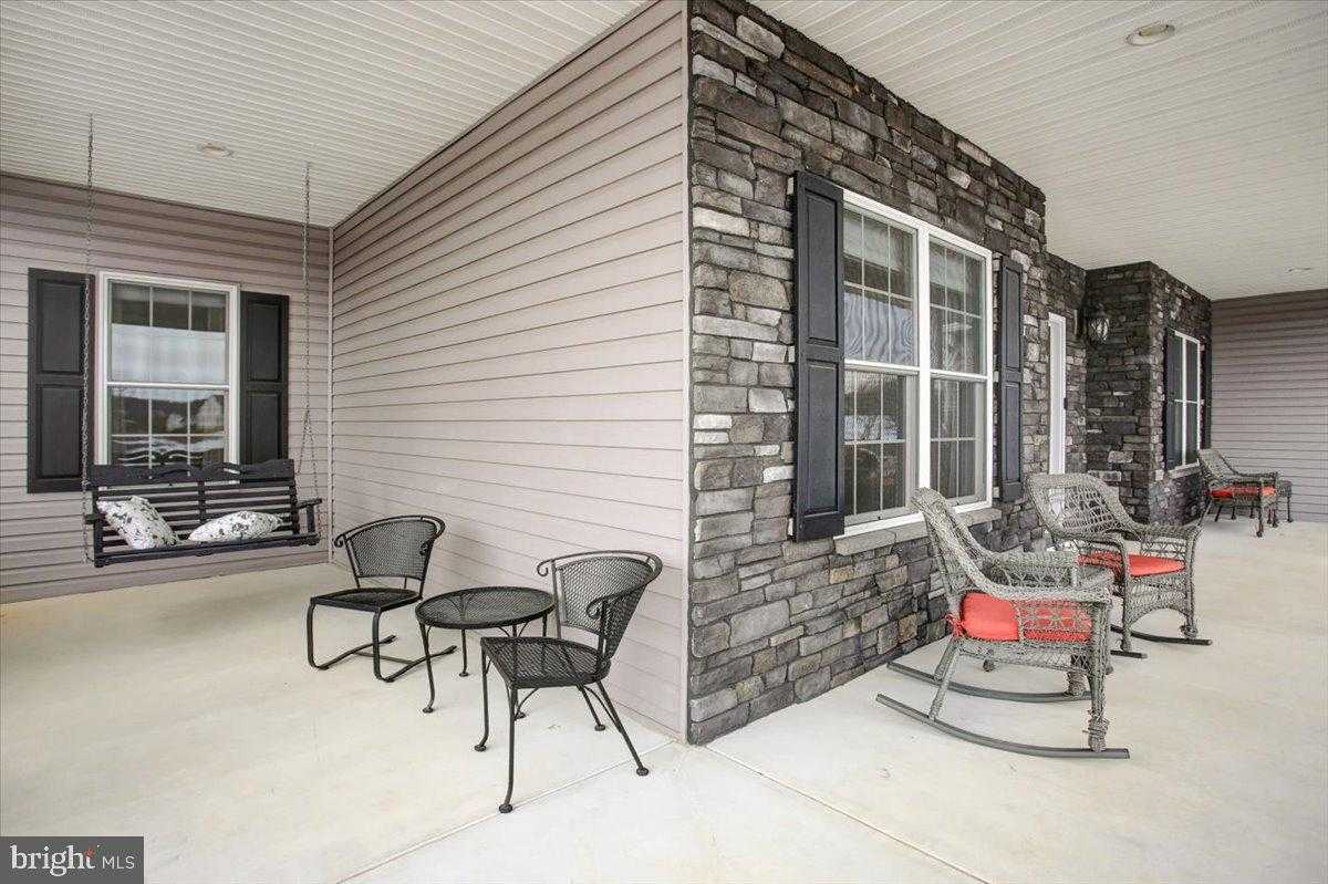 847 W King St photo 9