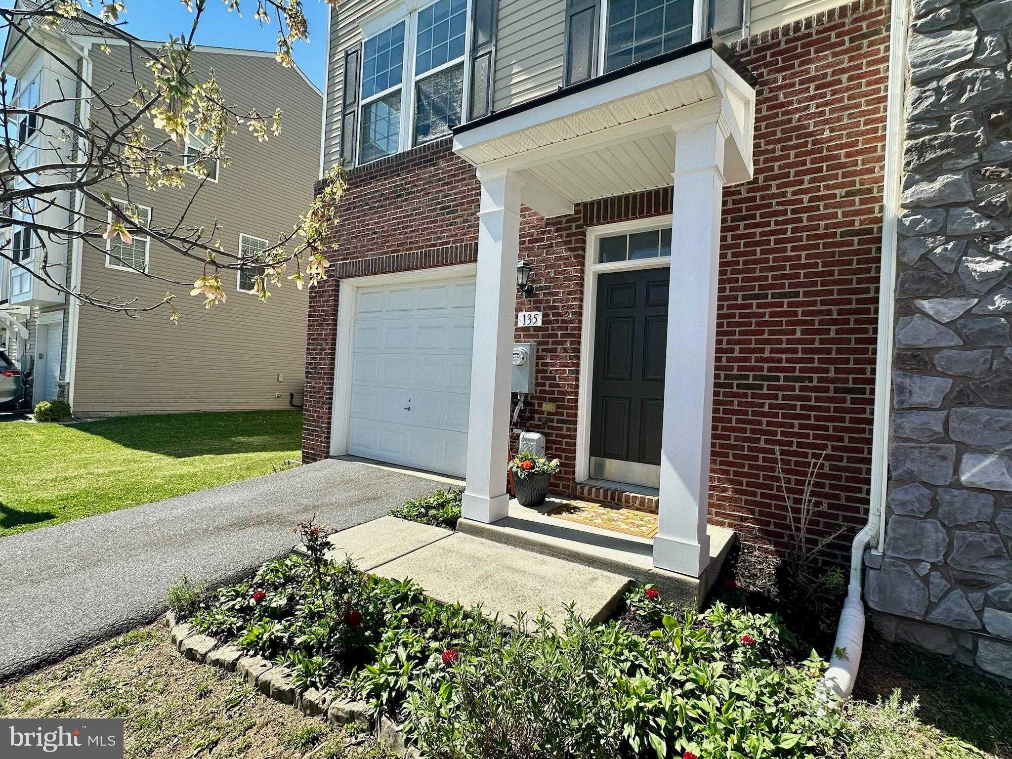 135 Schramm Loop photo 2