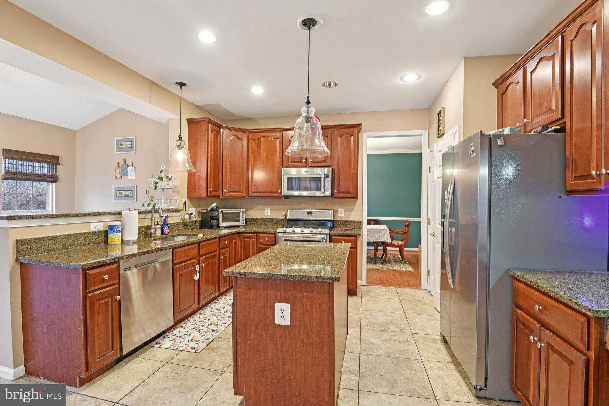 6369 Claridge Dr N photo 15