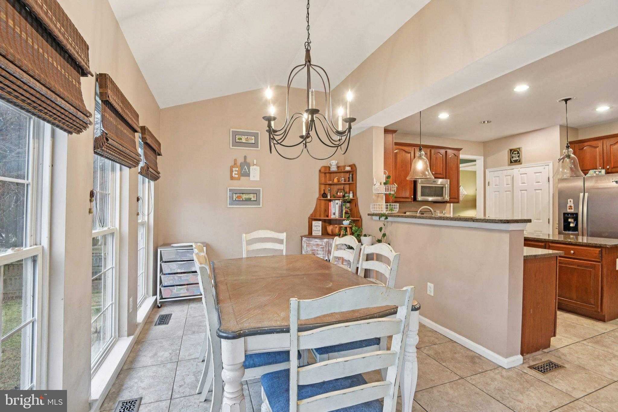 6369 Claridge Dr N photo 19