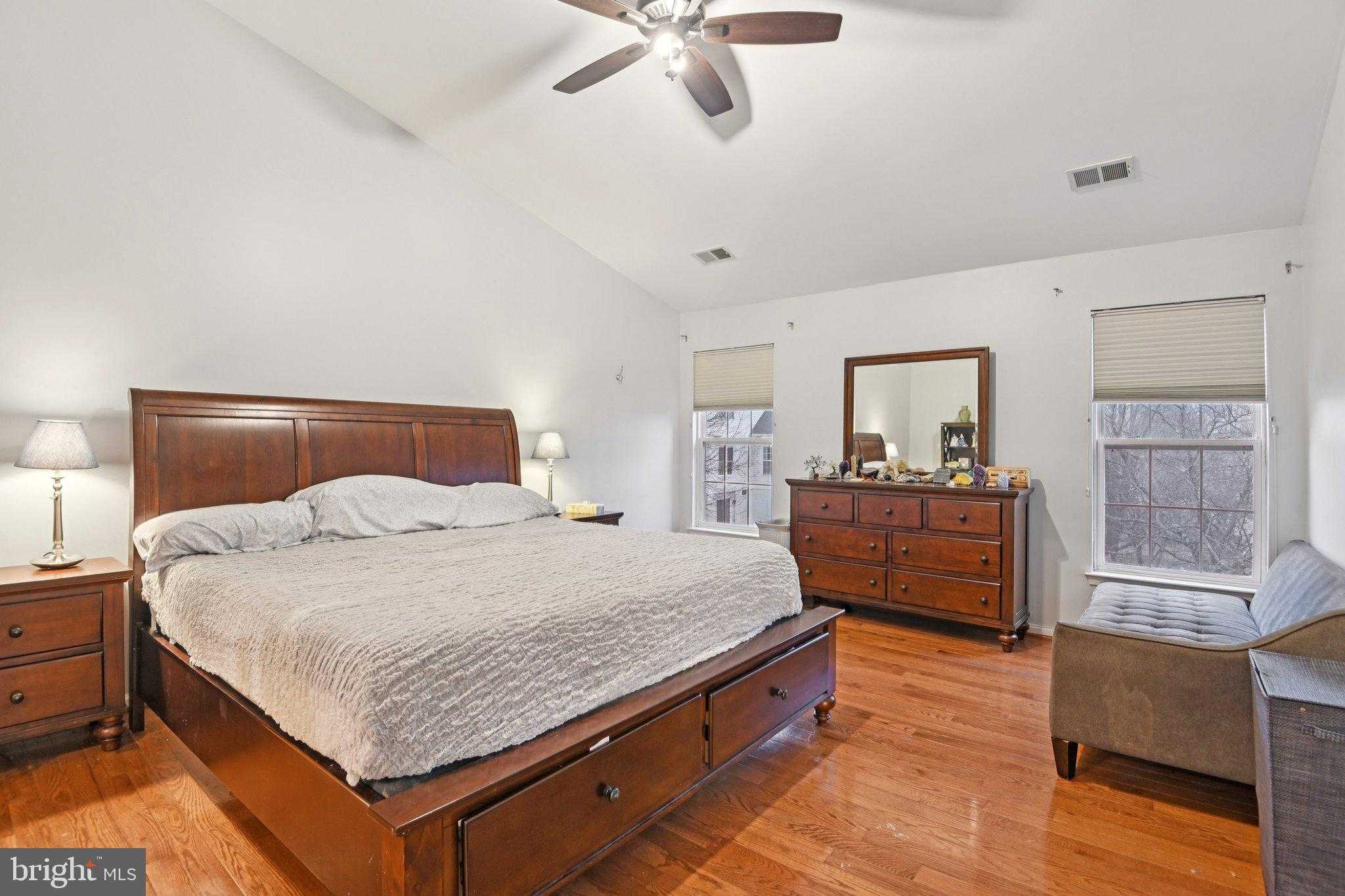 6369 Claridge Dr N photo 27