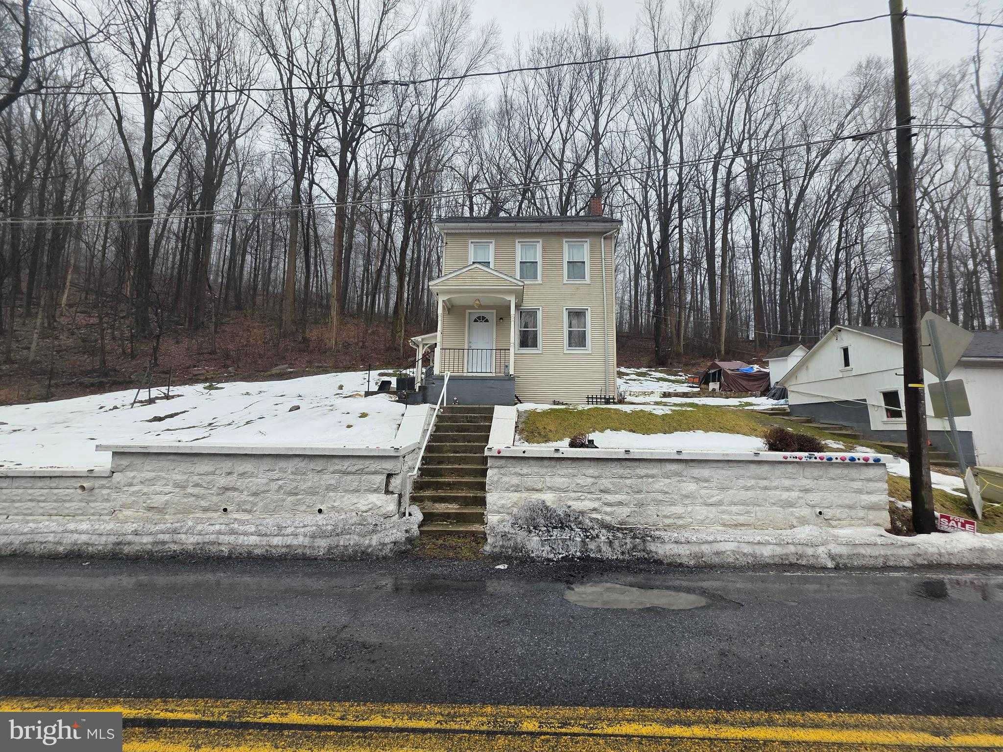 702 Wyomissing Rd, Mohnton