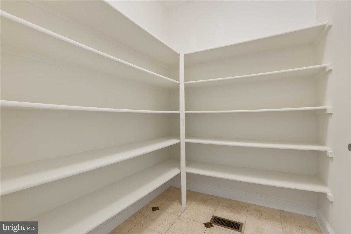 7808 Winterberry Pl photo 35