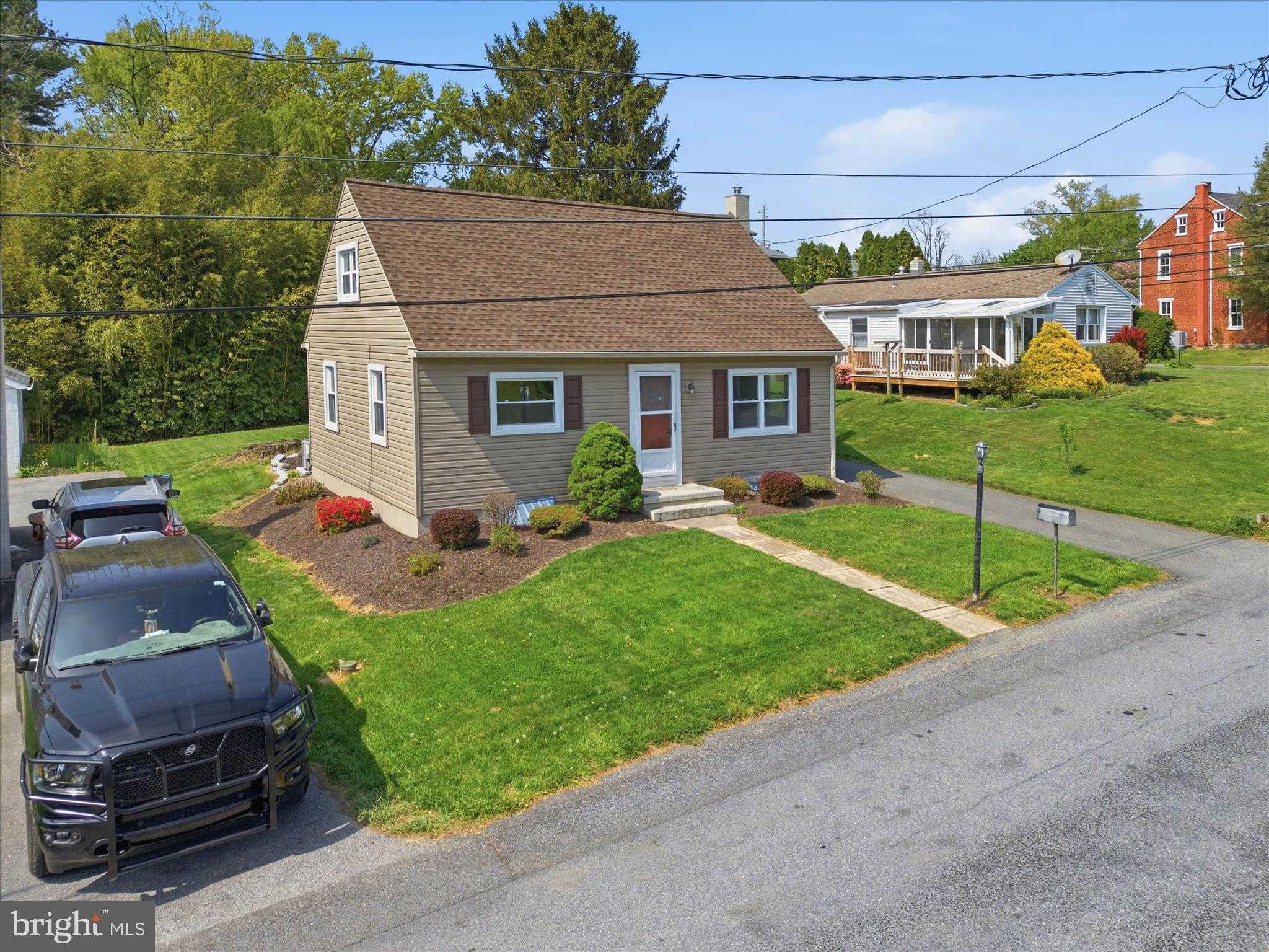 4 Red Bud Dr photo 5