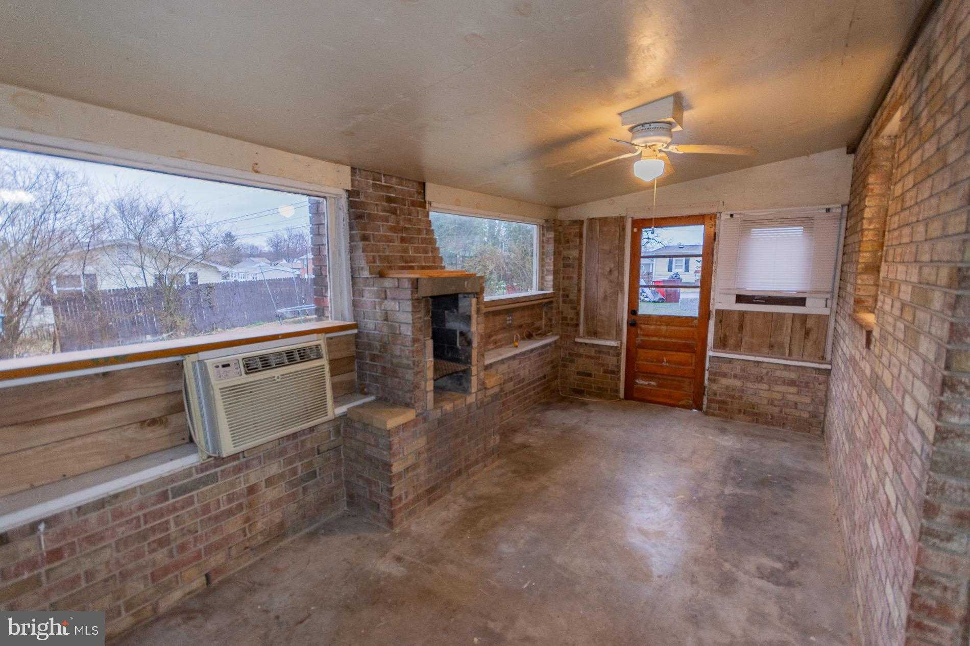 602 N Reymann St photo 14