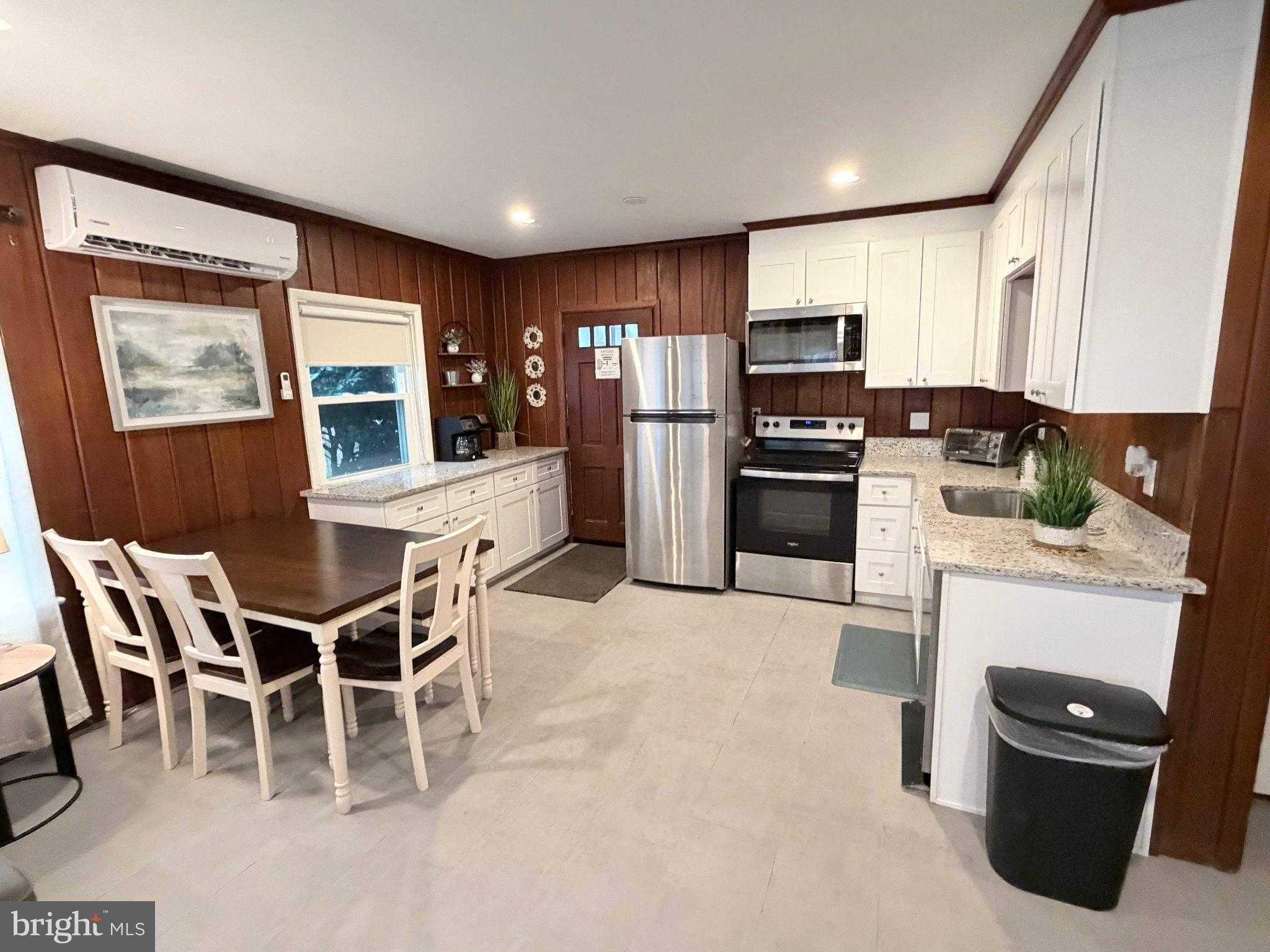 1407 Saint Louis Ave photo 13