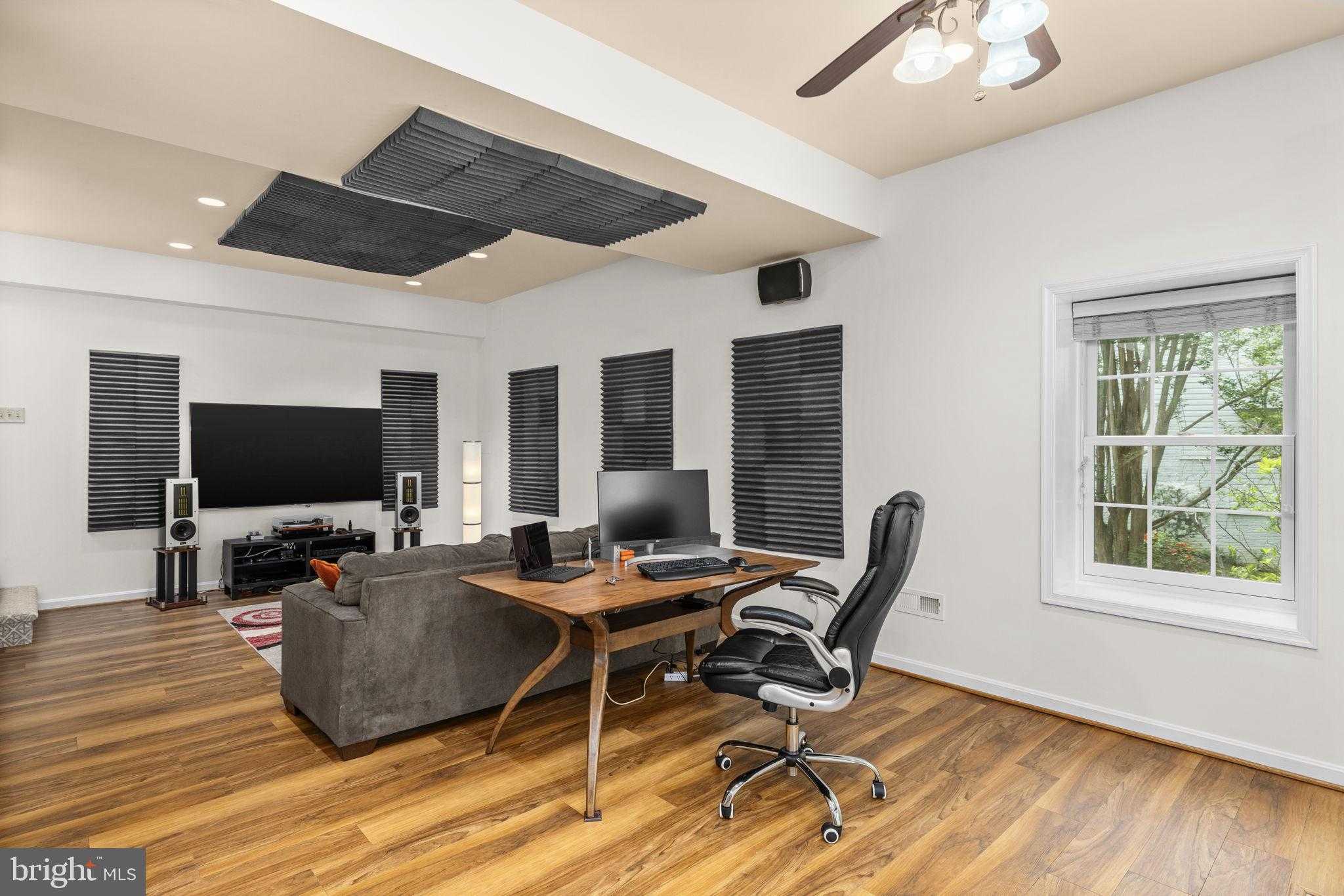 13004 Crested CT photo 38