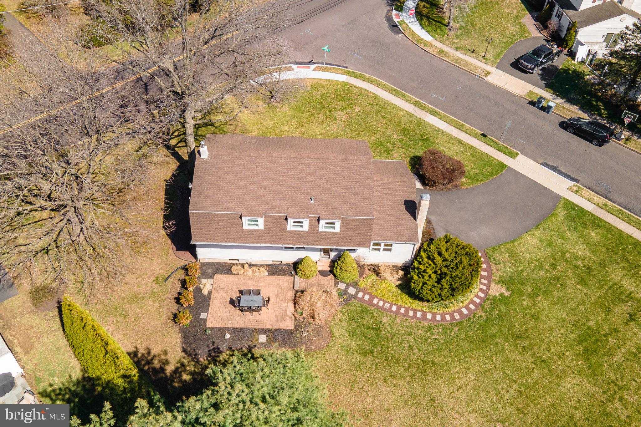 28 W Hillcrest Ave photo 46