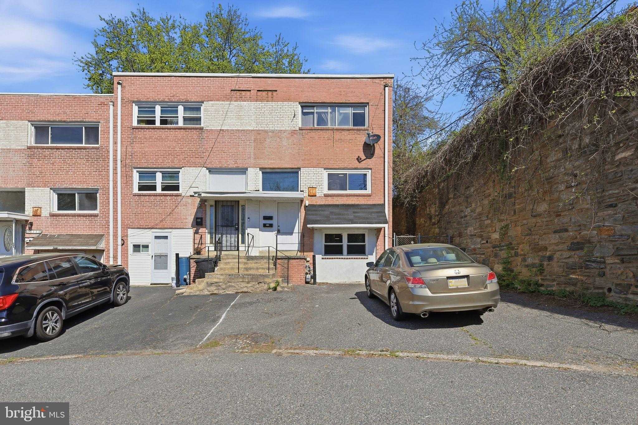 2110 Delmar Dr photo 2