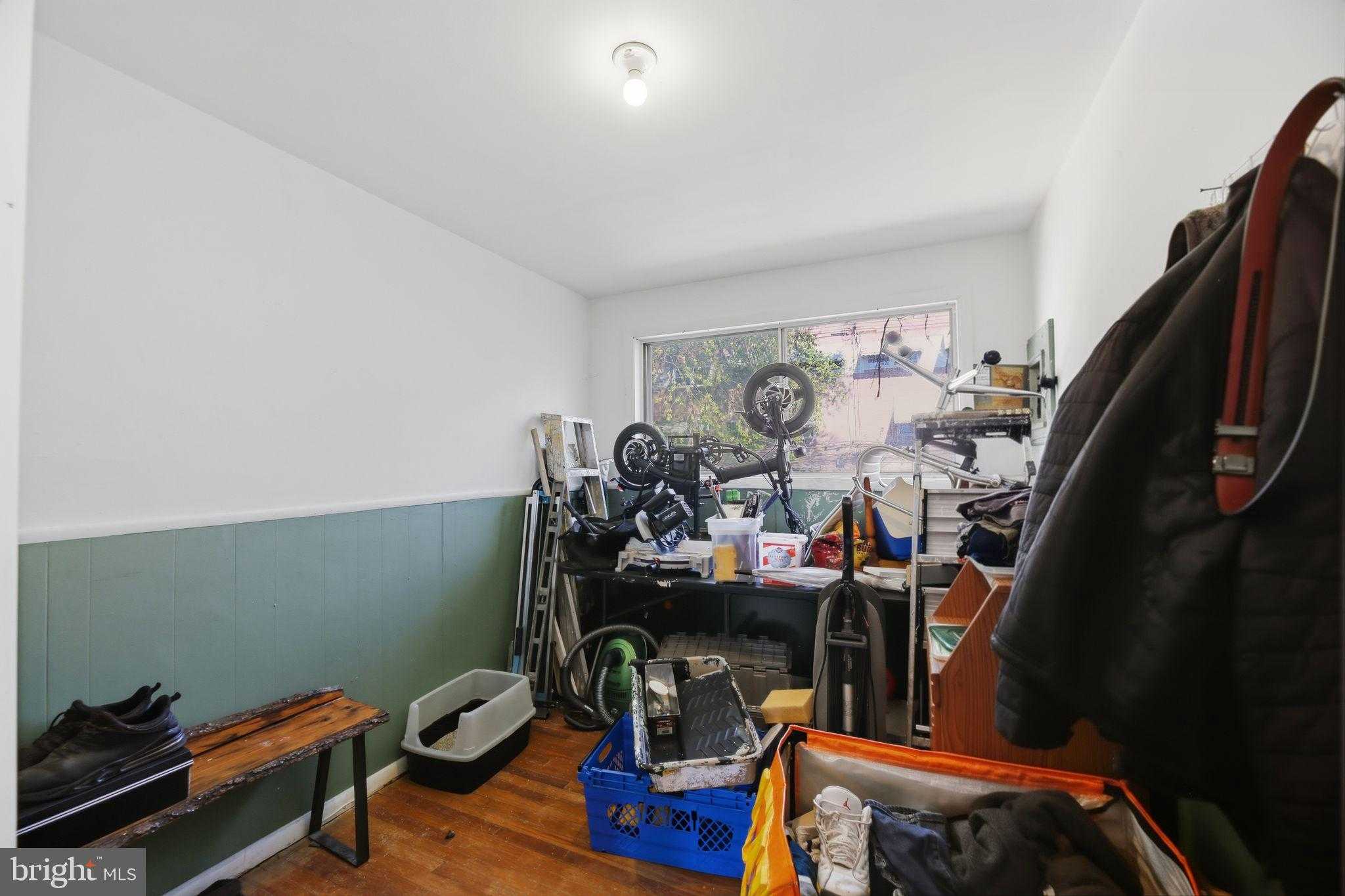 2110 Delmar Dr photo 23