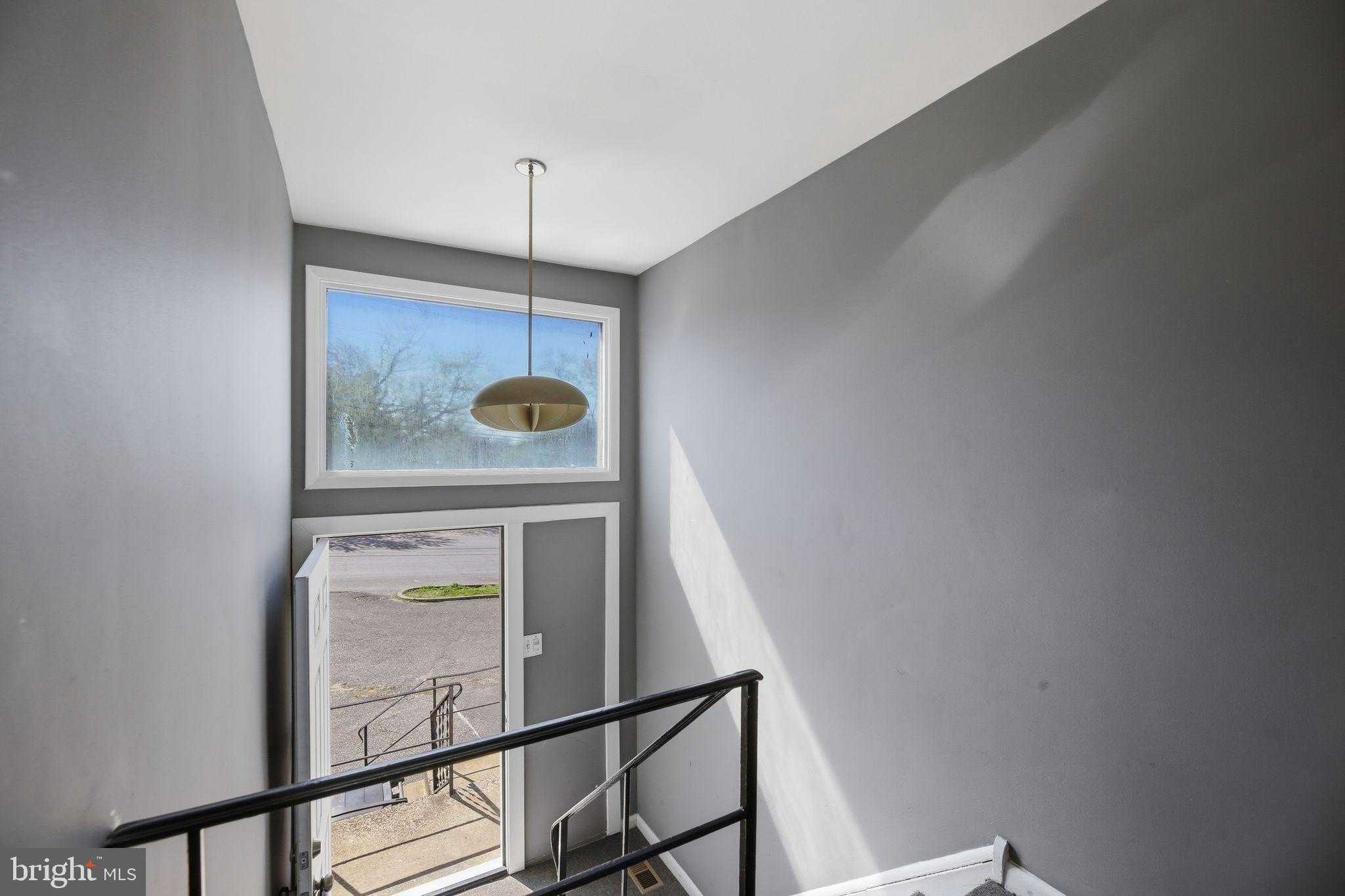 2110 Delmar Dr photo 4