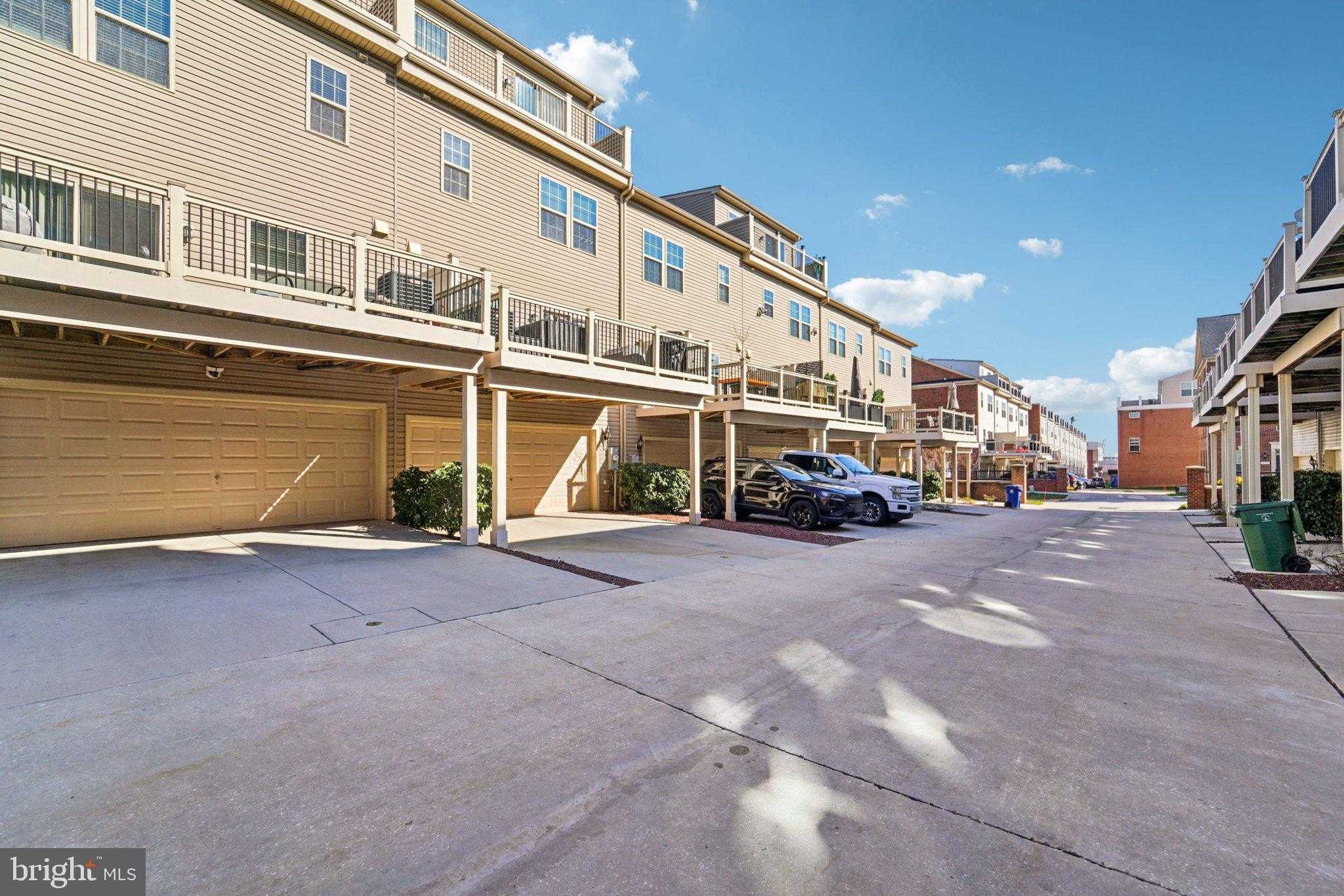 826 Oldham St photo 35