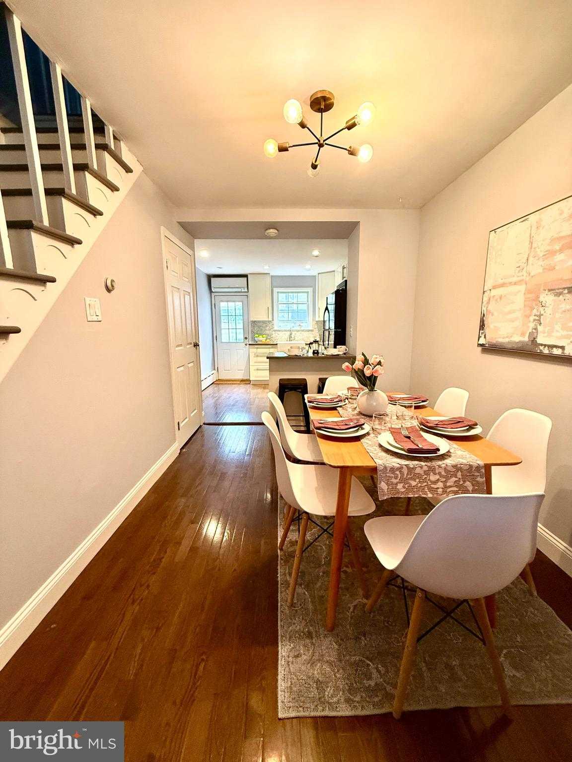 619 Sears St photo 4