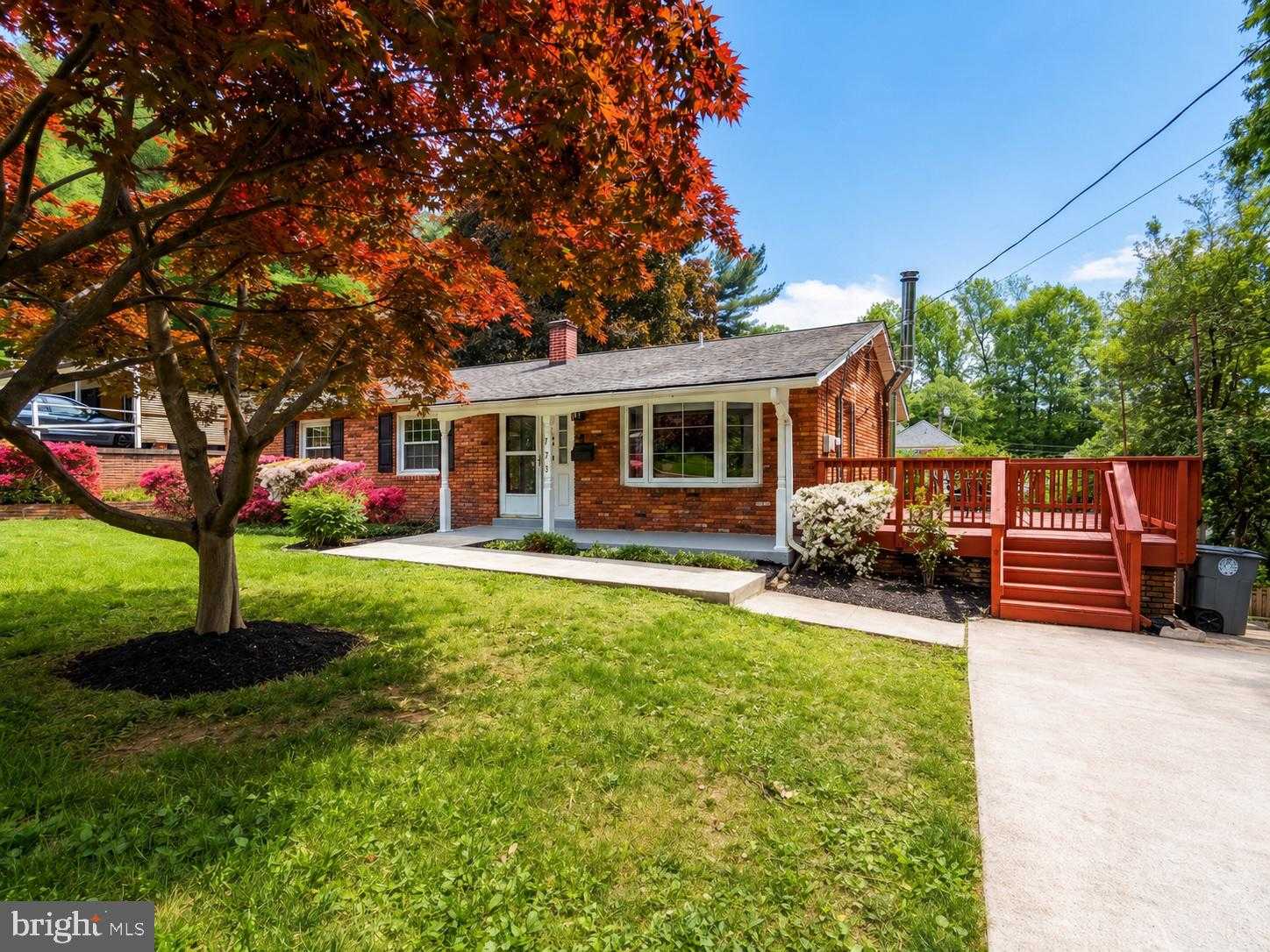 748 Beall Ave photo 2