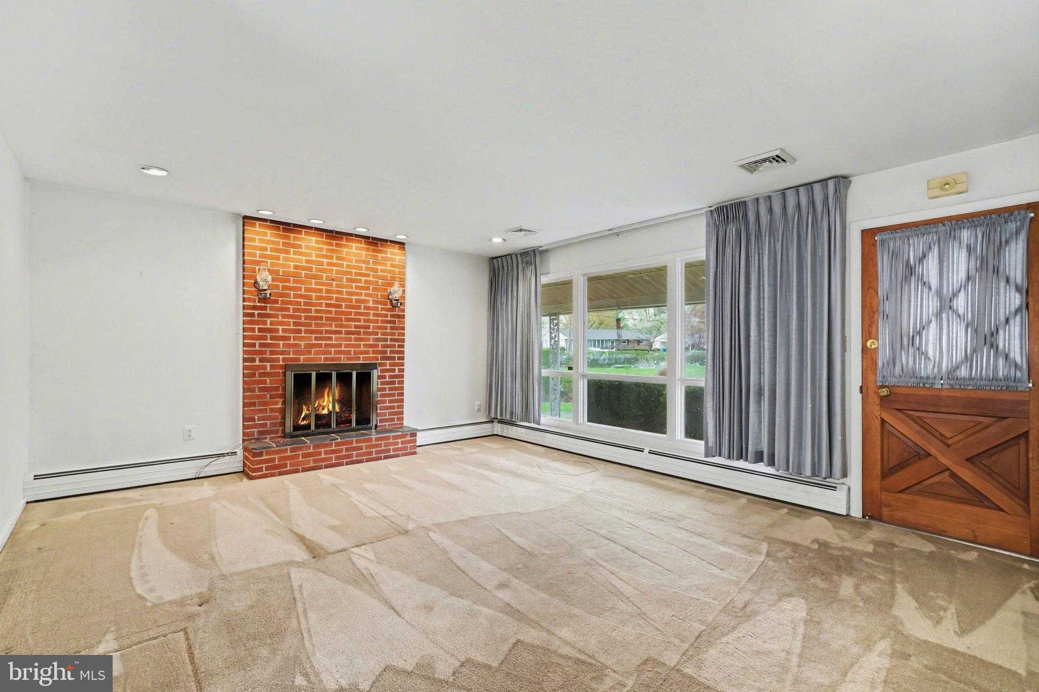 1131 Apple Dr, Mechanicsburg