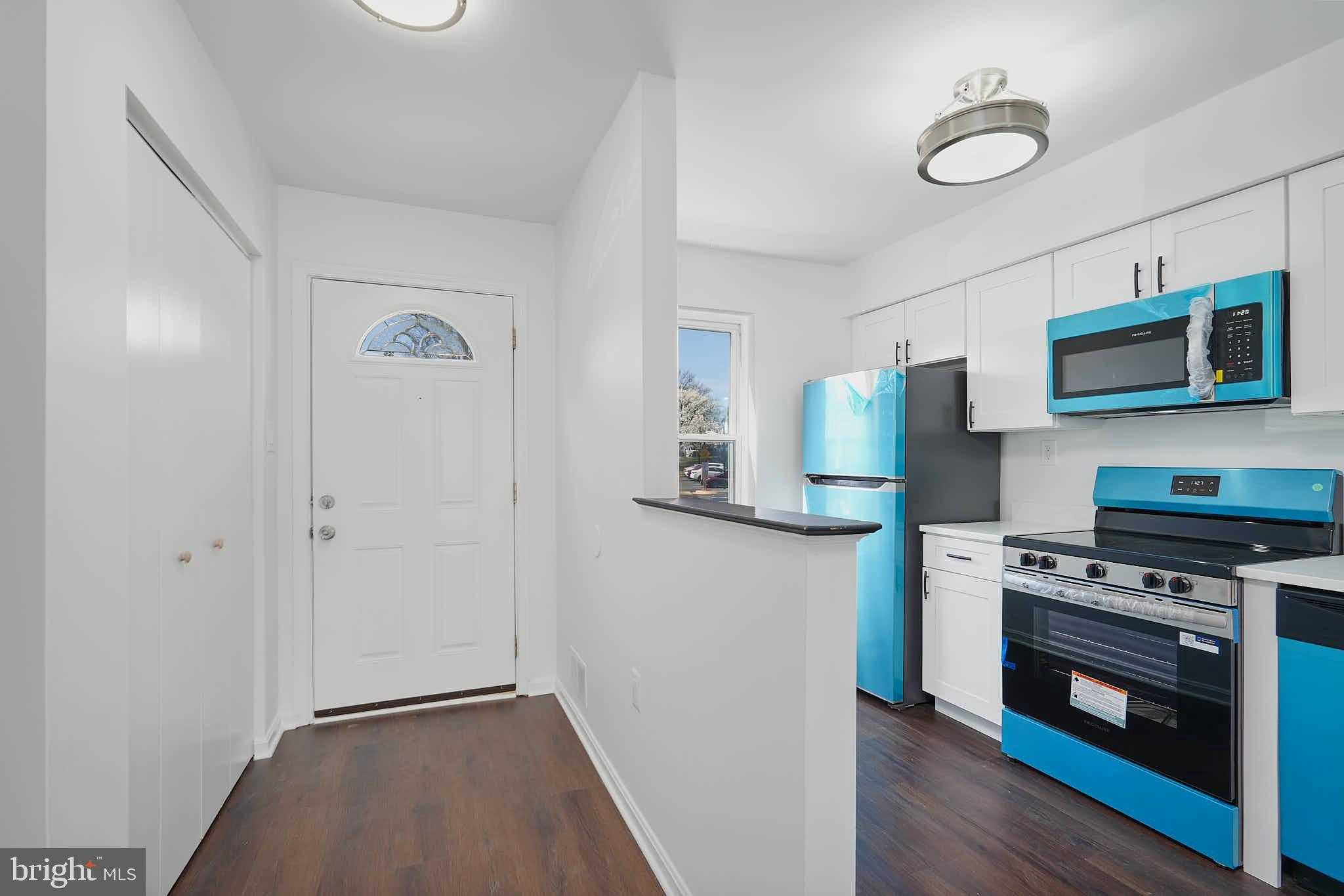 3034 Shepperton Ter photo 5