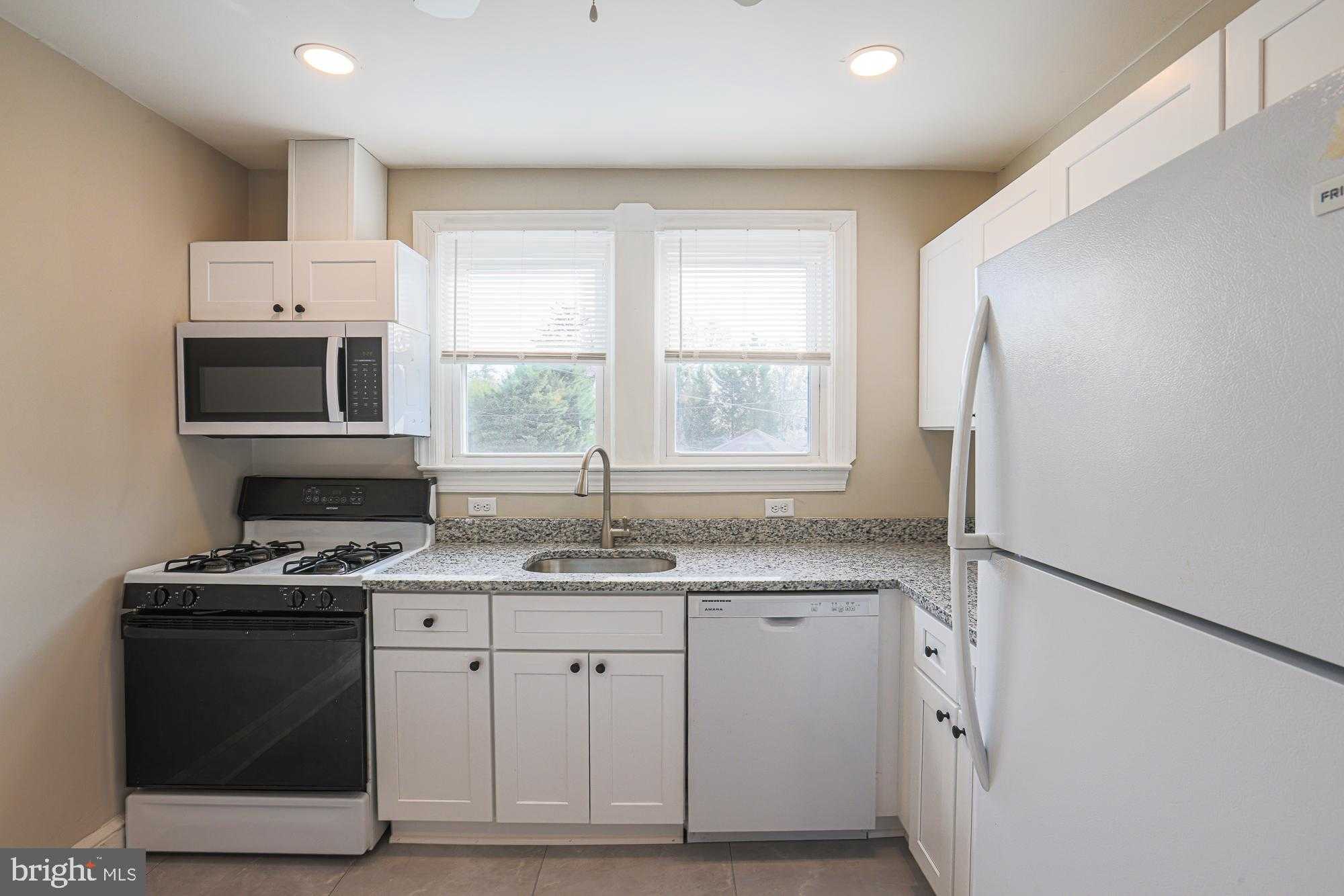 205 S Hammonds Ferry Rd photo 39