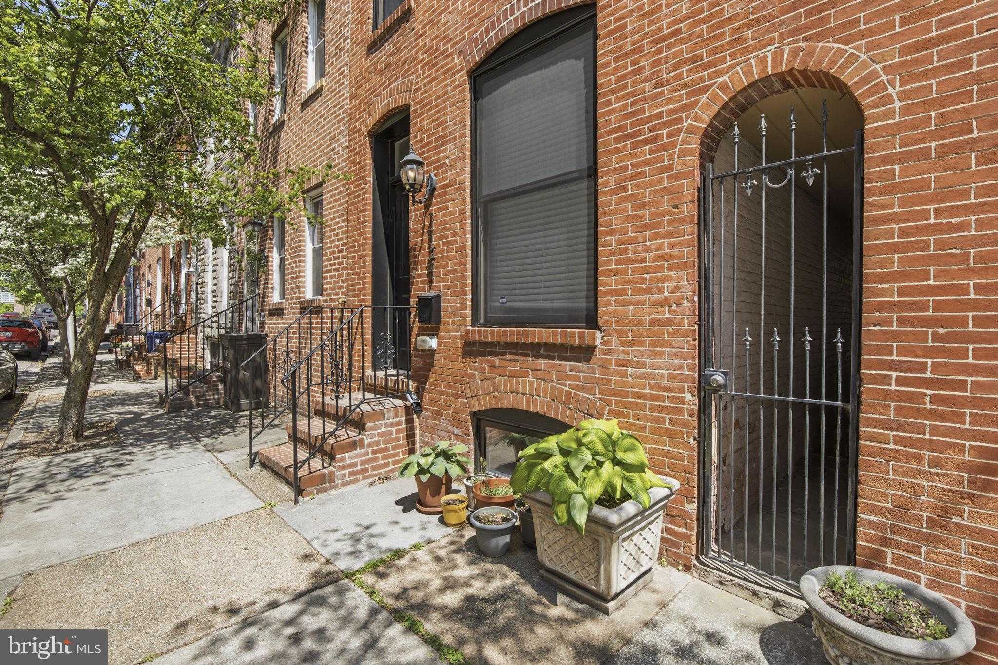 1131 William St photo 1