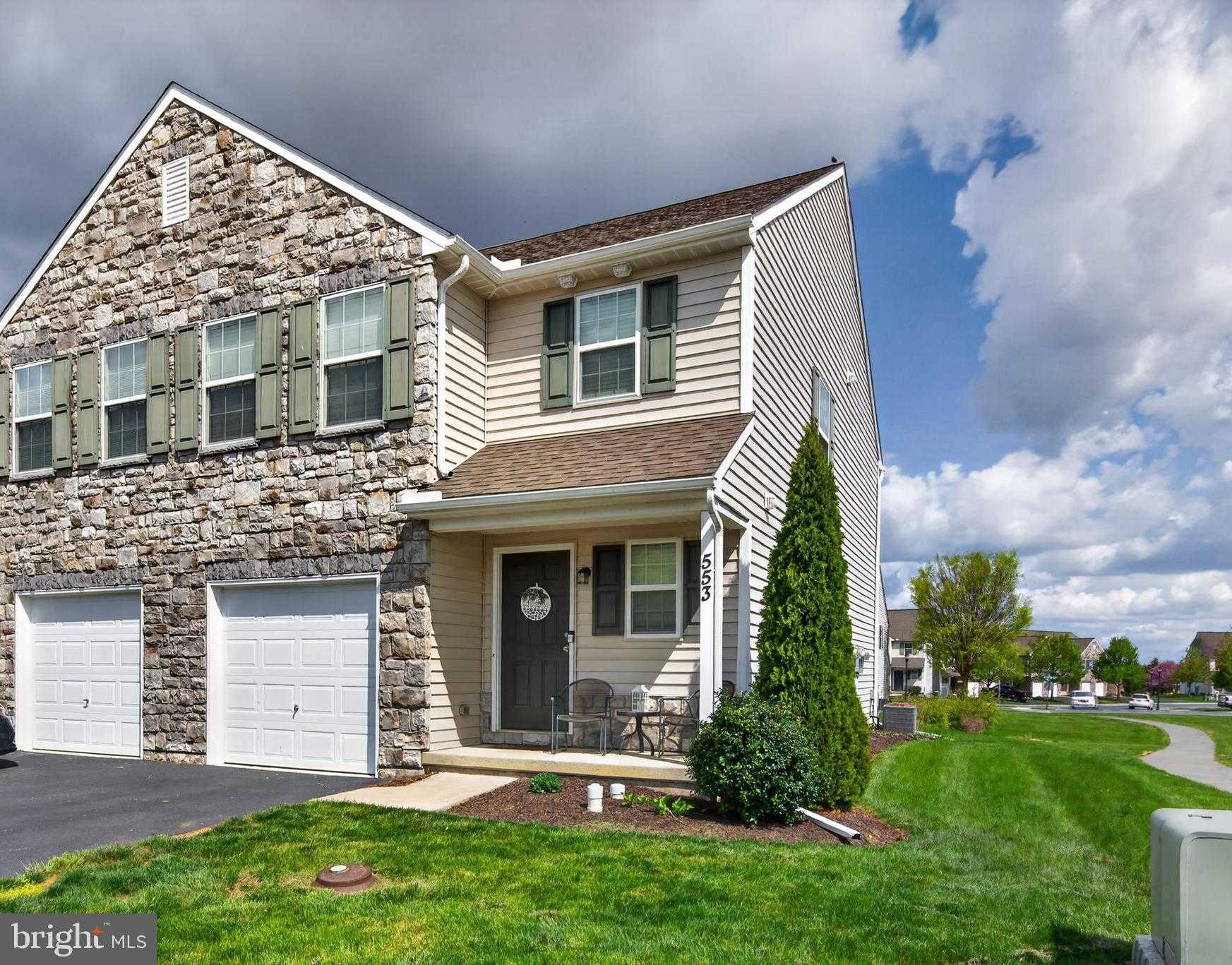 553 Brookwood Dr photo 2