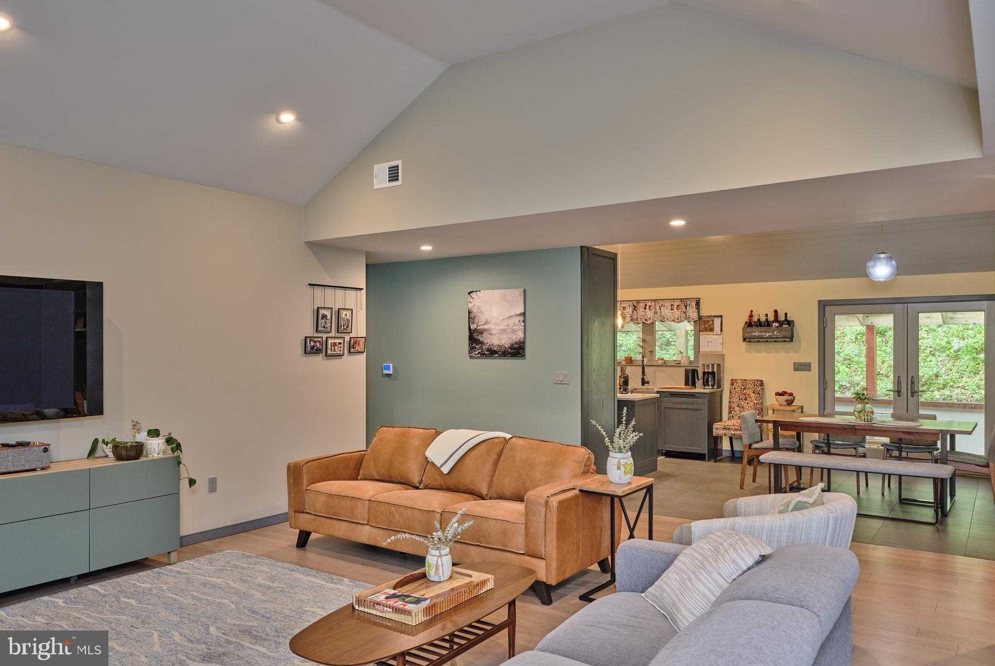 927 Taylorsville Rd photo 4