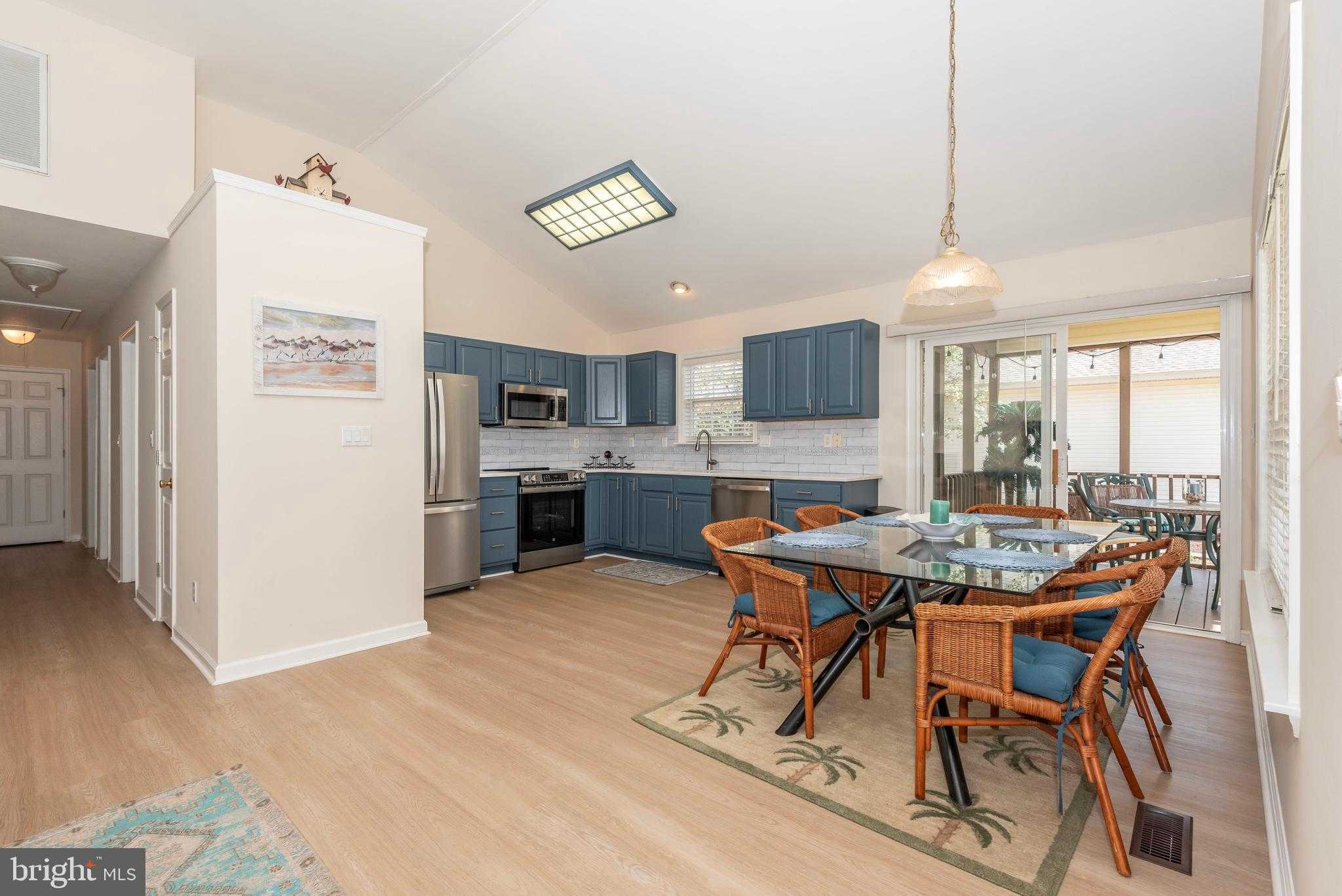 14 Garrett Dr photo 2