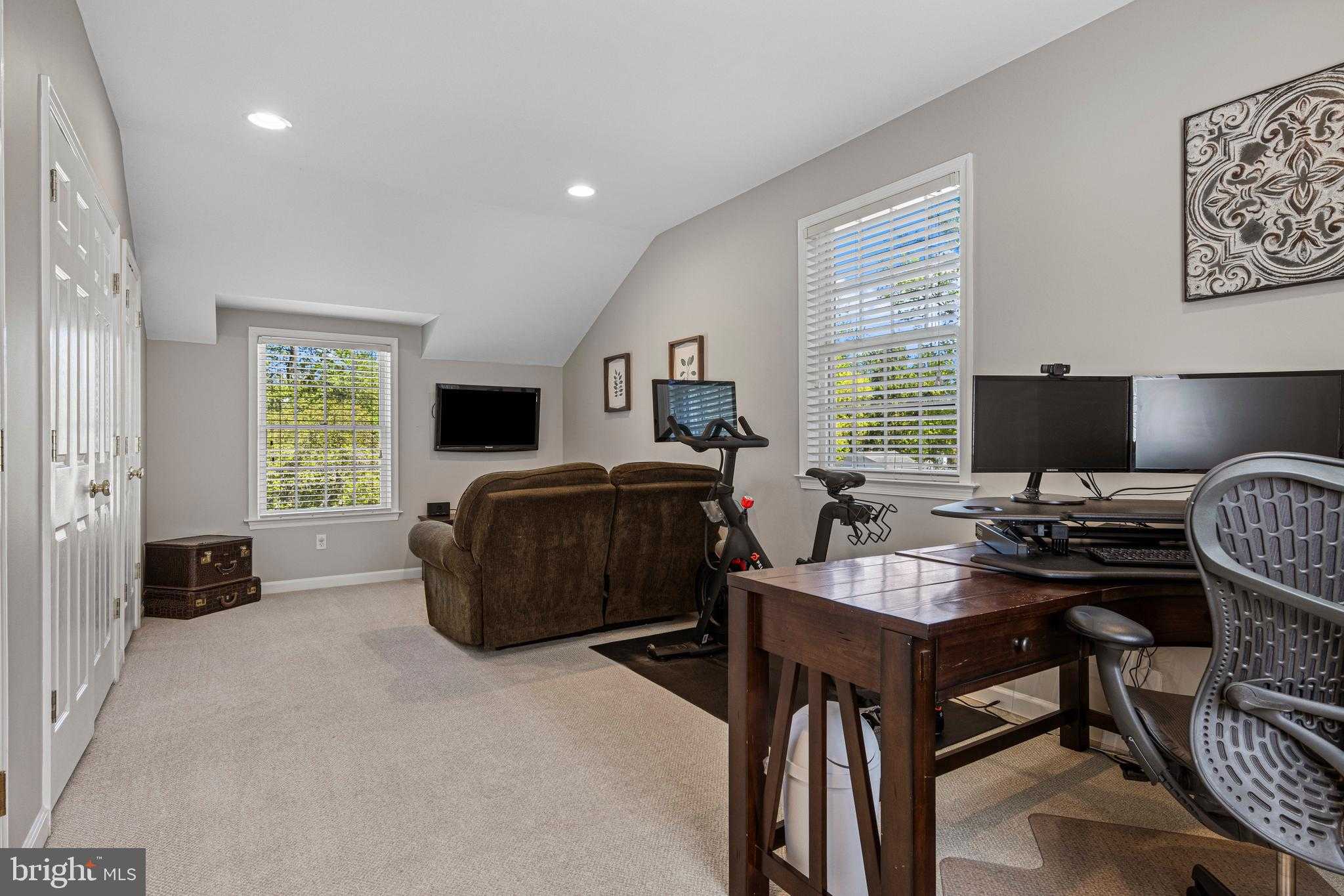 290 Wentworth Rd photo 36