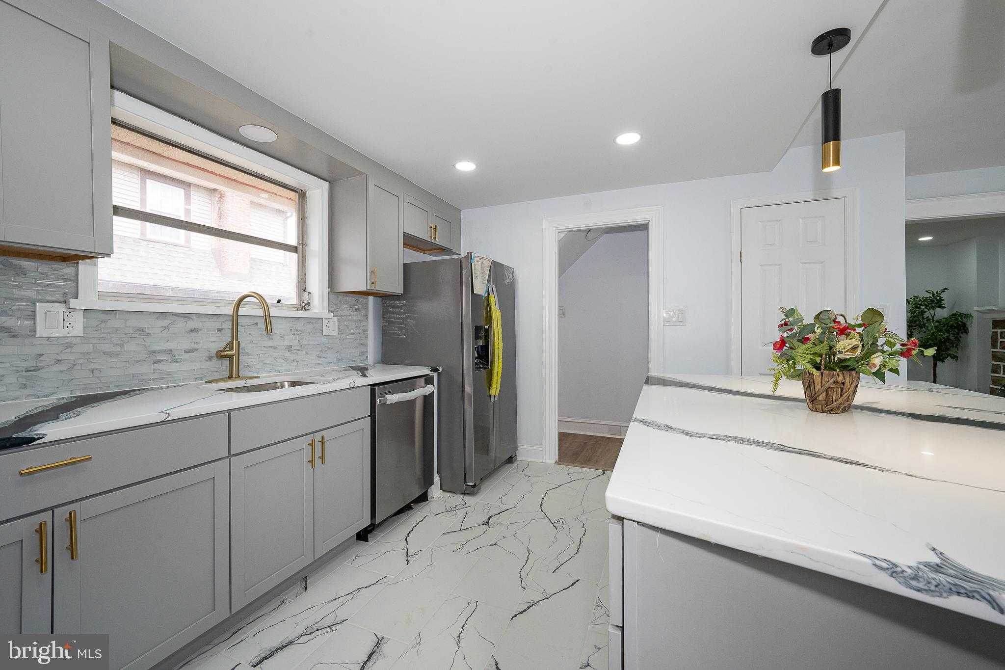 828 Mason Ave photo 25