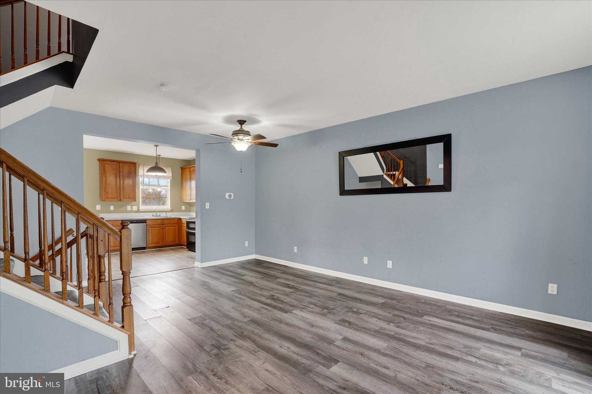 1905 Jamestown Ln photo 3