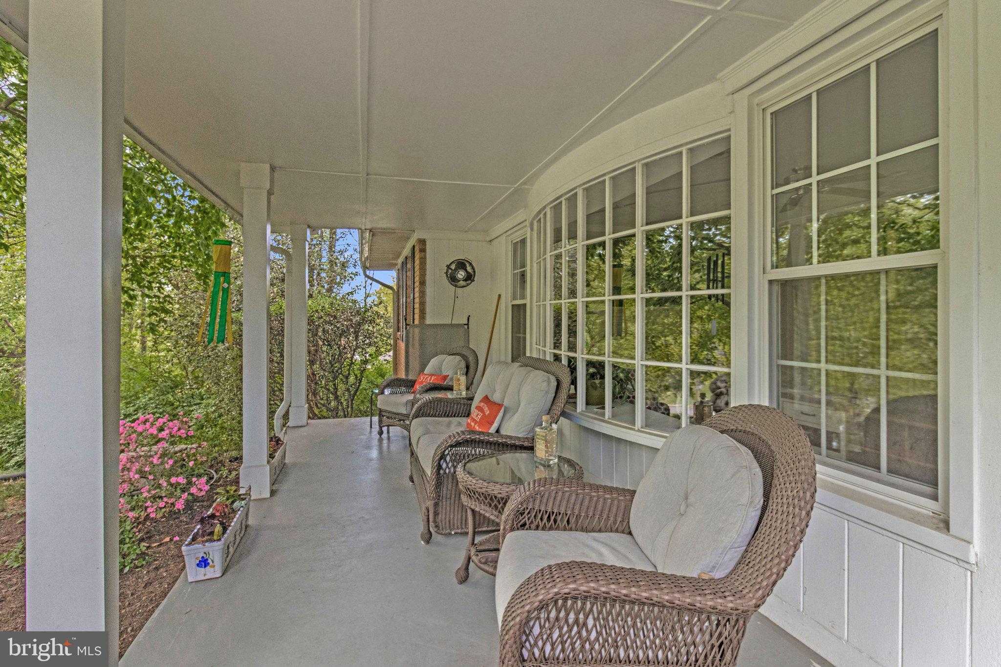5655 Glenwood Dr photo 4