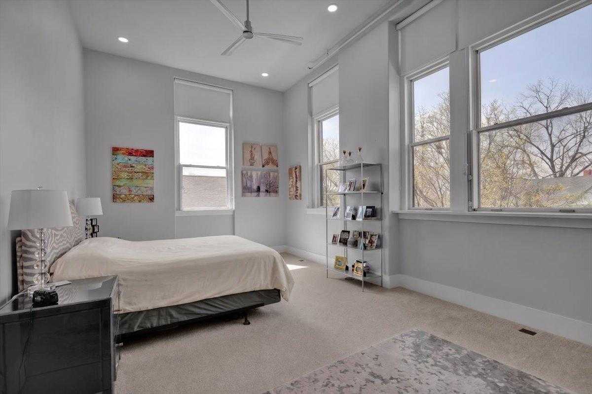 1100 Belmont Ave photo 21