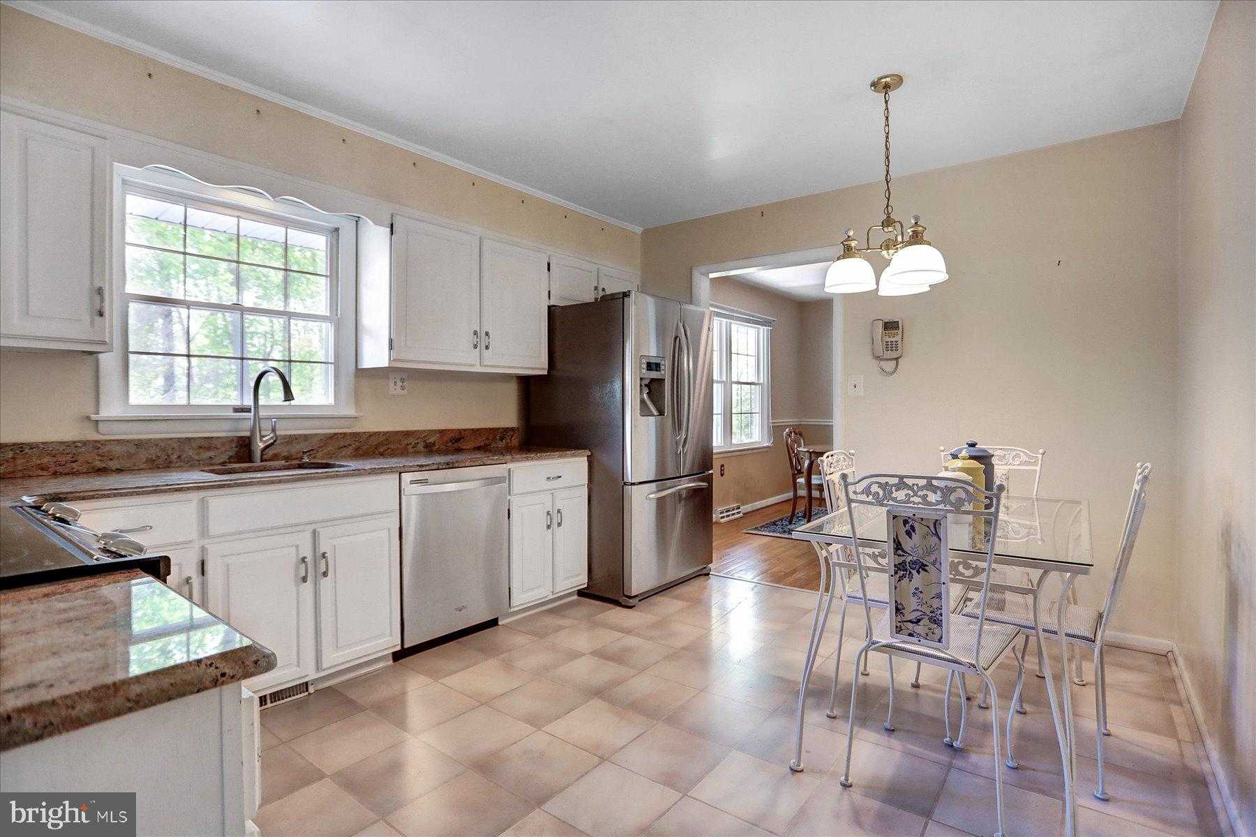 401 Sassafras CT photo 13