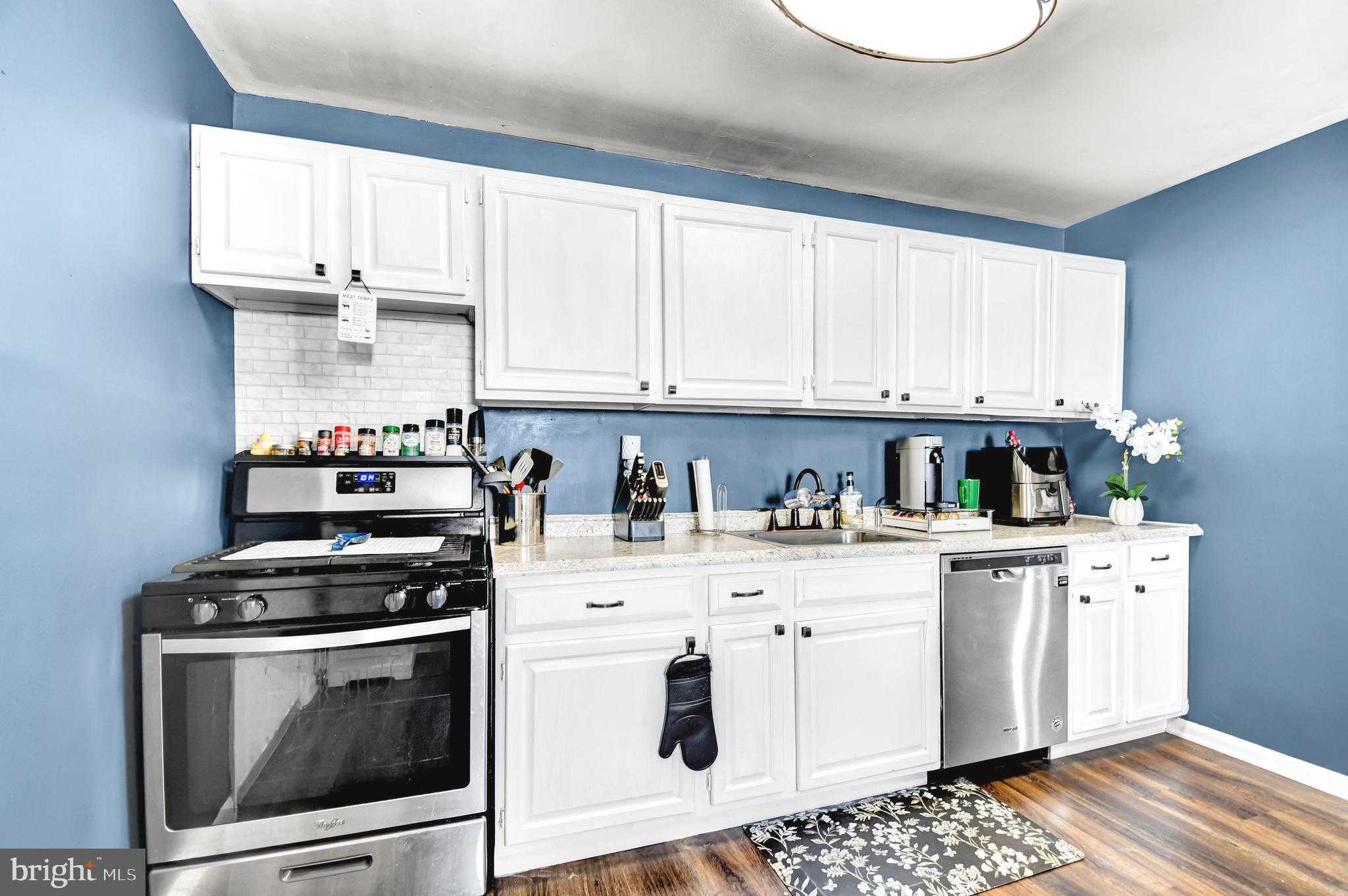 1010 Elkhart St photo 9