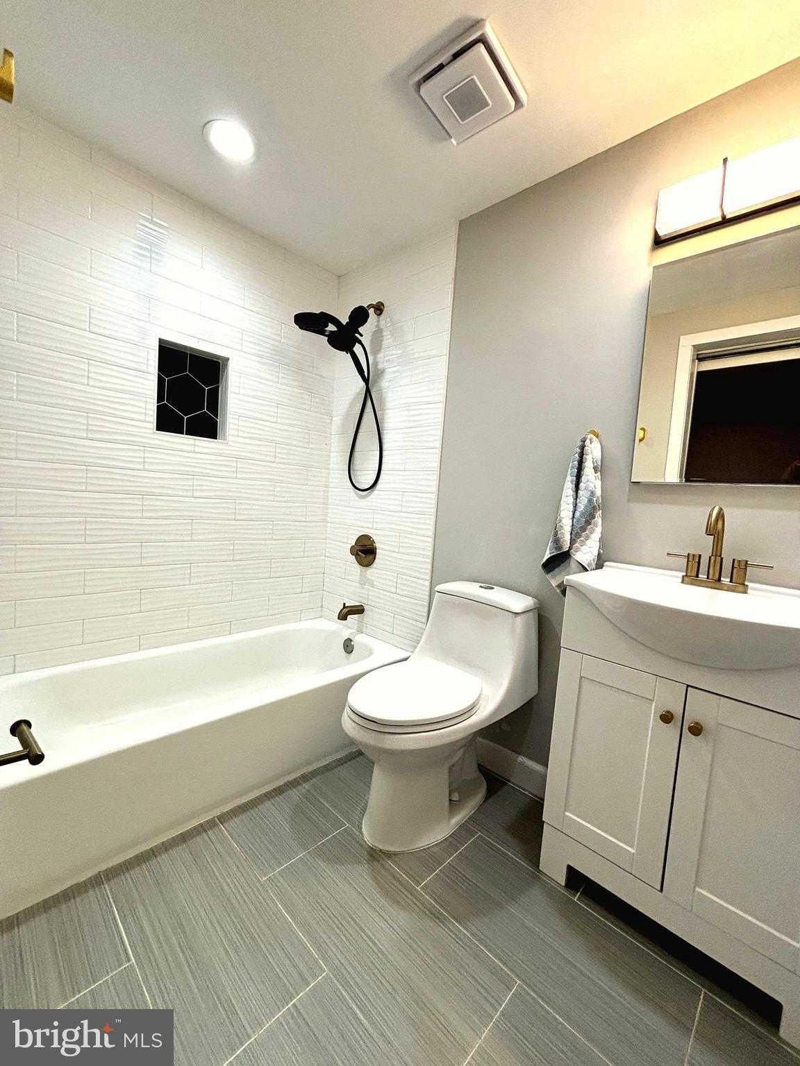 43 Bickel CT photo 7