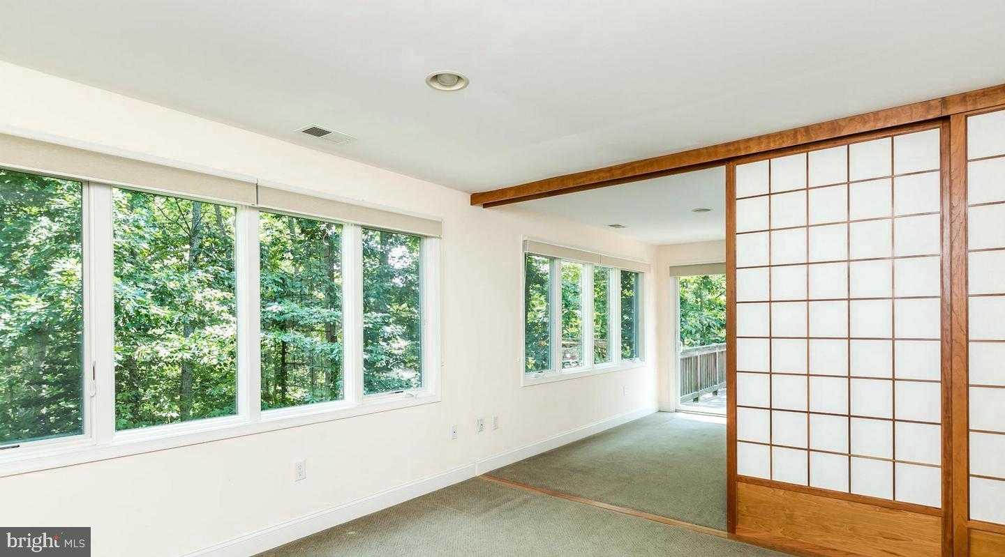 126 Gilbert CT photo 15