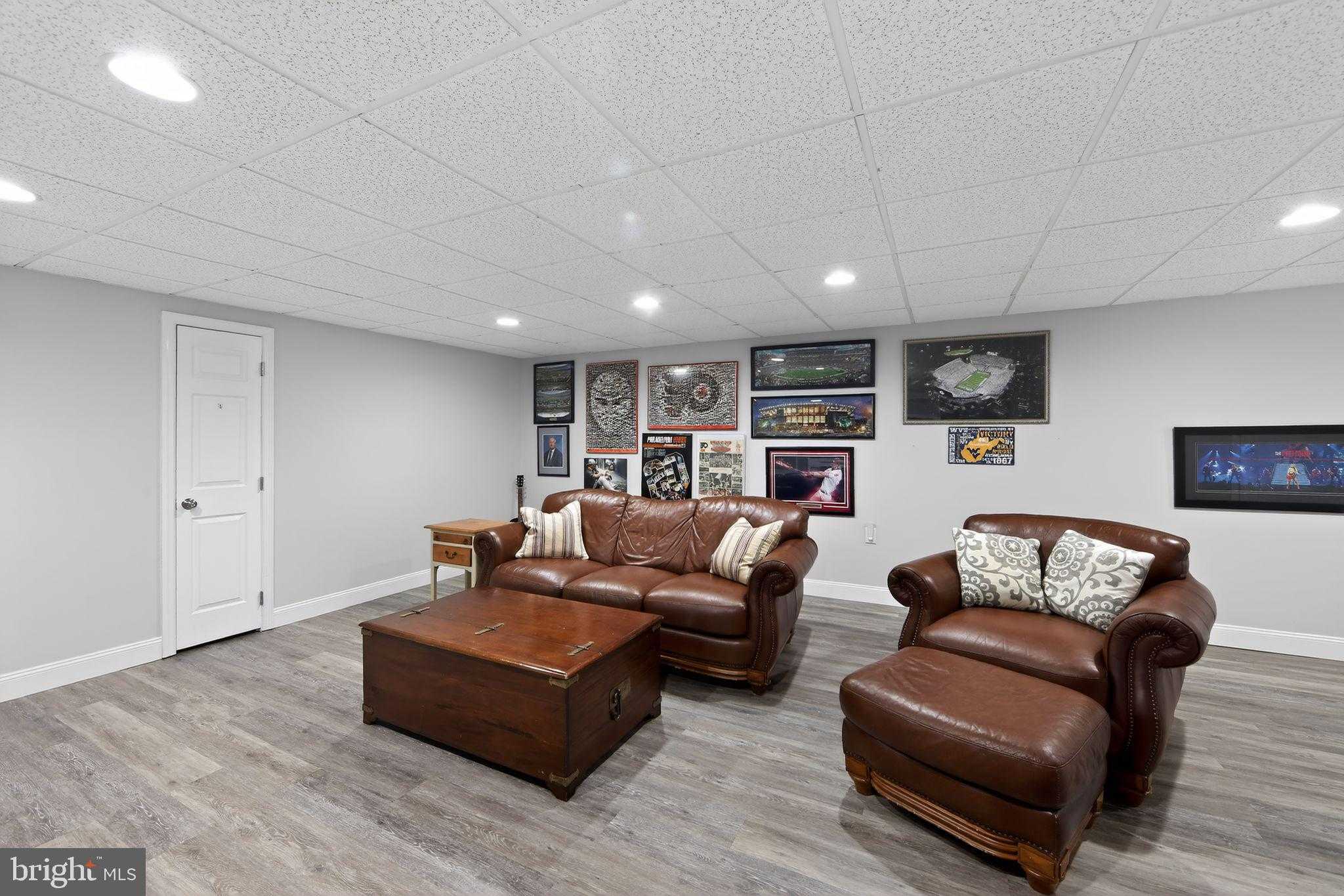 118 Jeffords CT photo 32