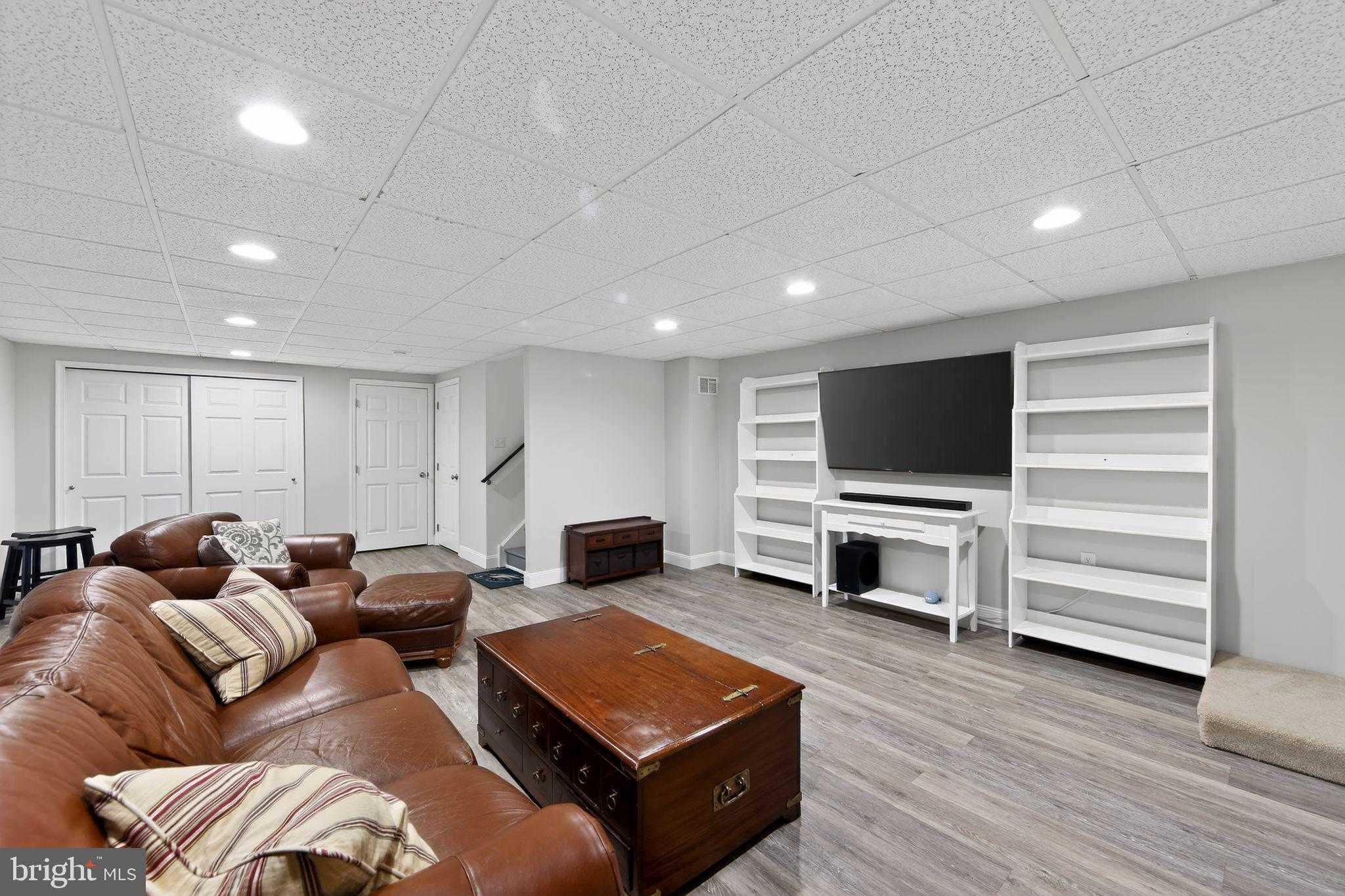 118 Jeffords CT photo 33