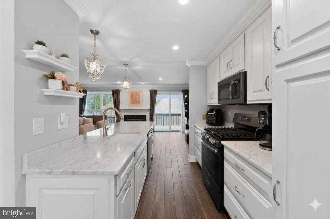 118 Jeffords CT photo 8