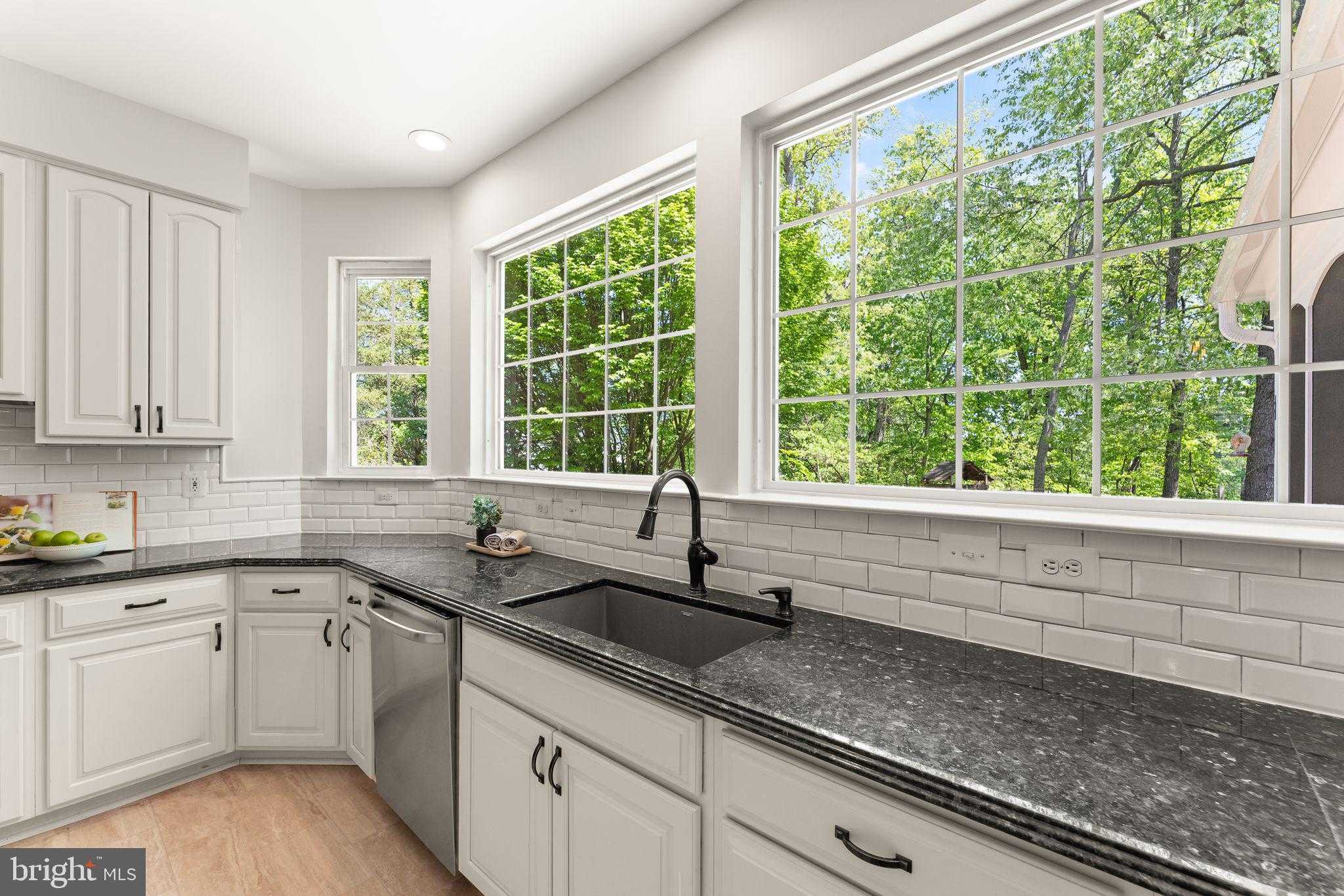 817 Kenneth Pl SE photo 32