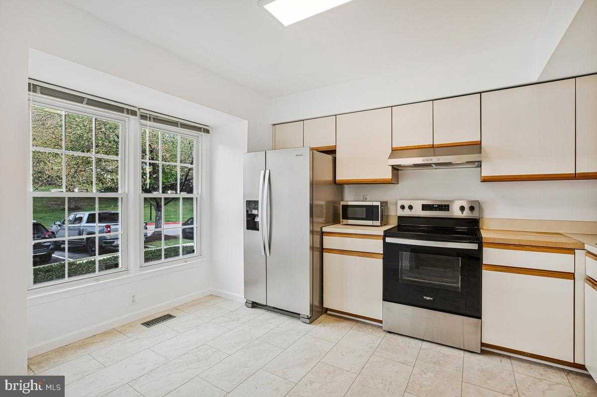 8800 Birchwood Way photo 6