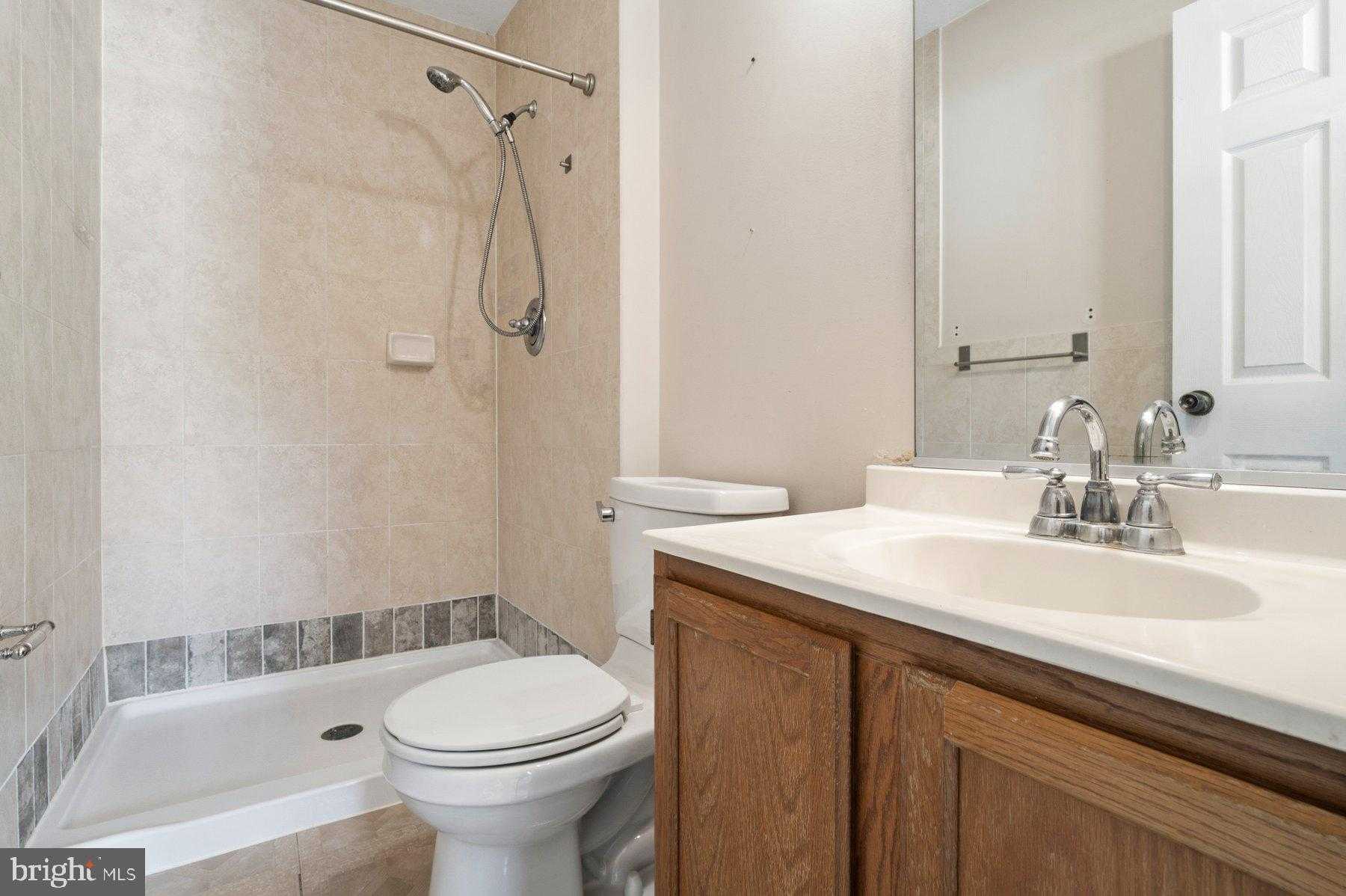 400 Doral CT photo 15