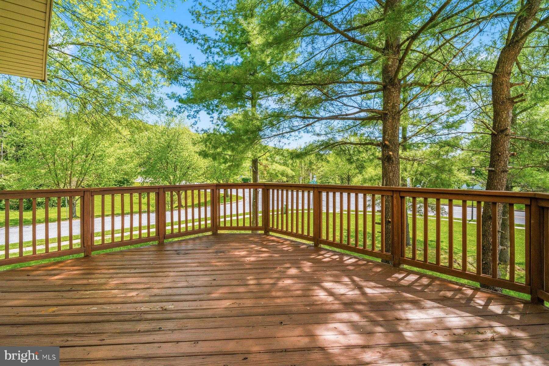 400 Doral CT photo 27